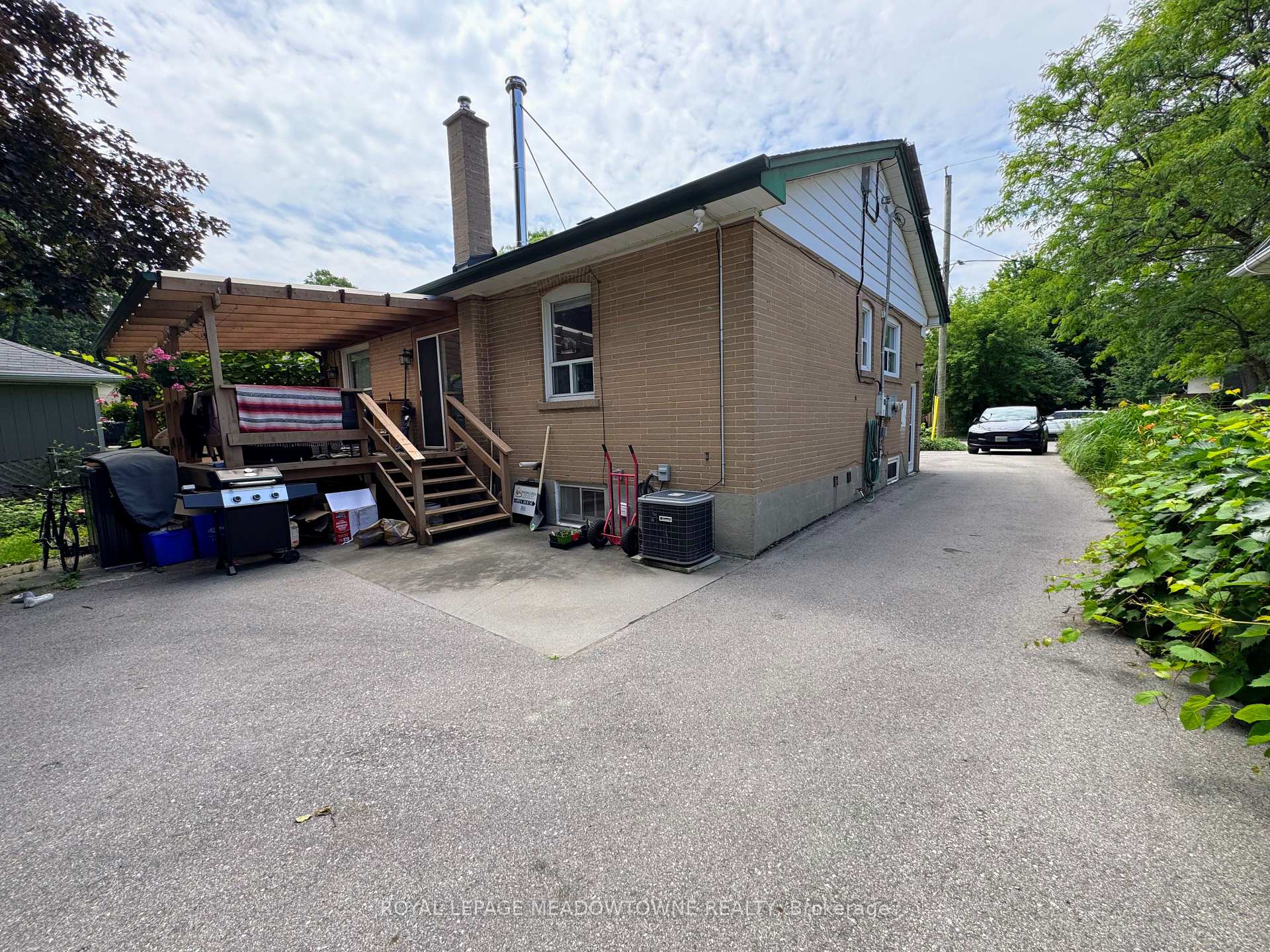 Photo 4 of Unit Bsmt, 54 Hewson Crescent, Halton Hills, Georgetown — HOMEH