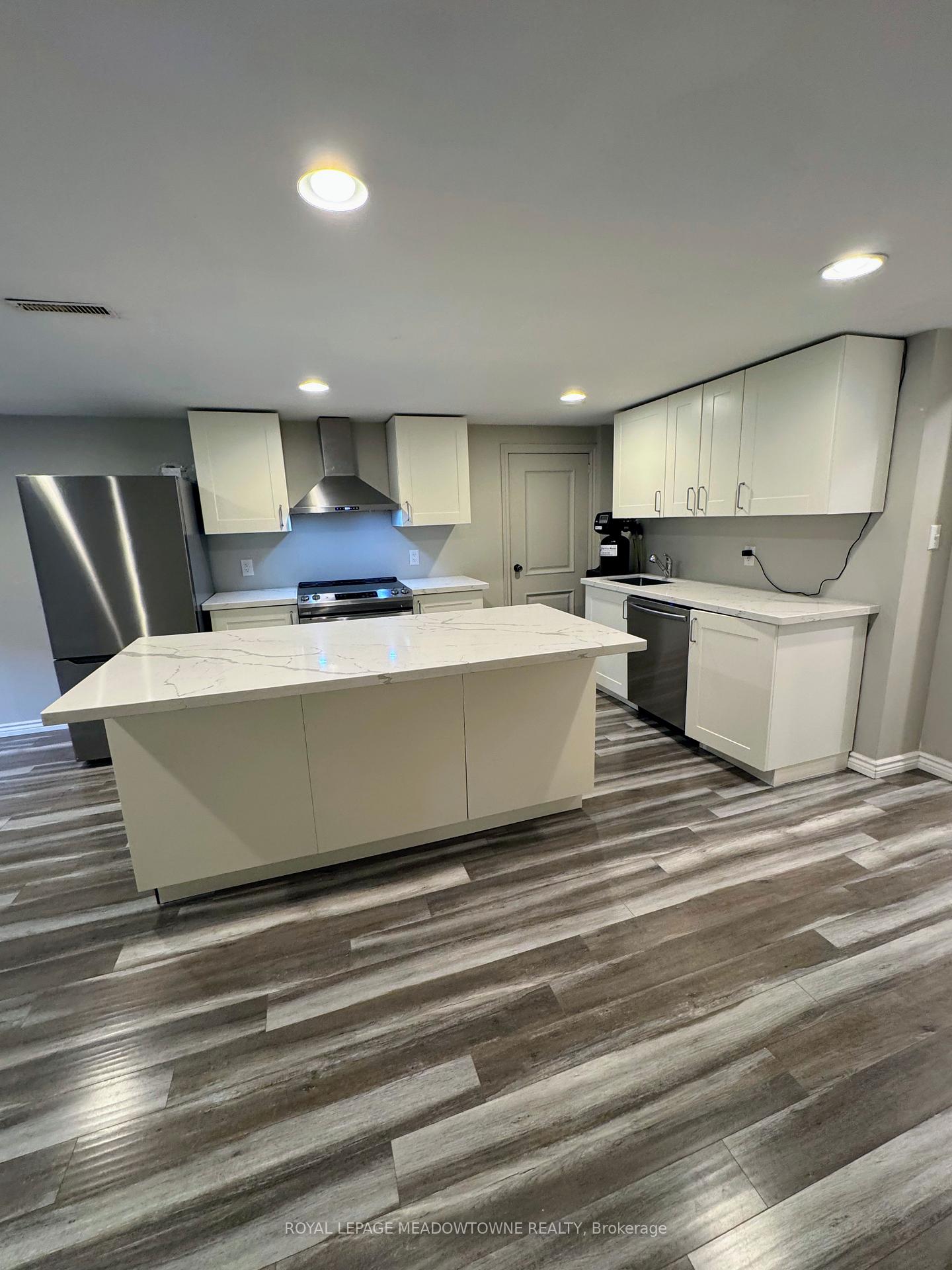Photo 11 of Unit Bsmt, 54 Hewson Crescent, Halton Hills, Georgetown — HOMEH
