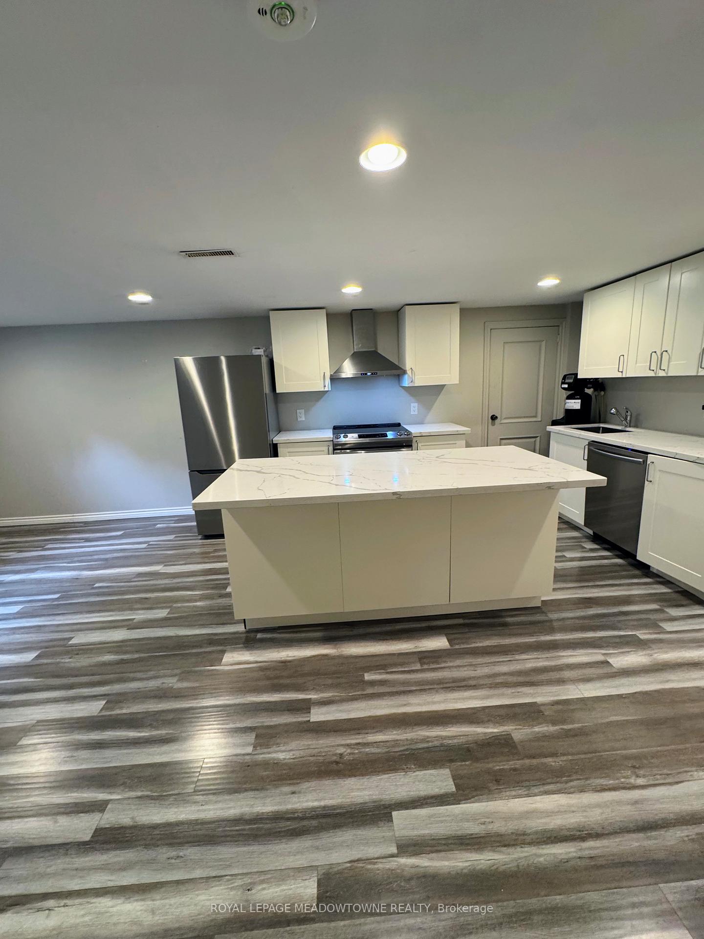 Photo 12 of Unit Bsmt, 54 Hewson Crescent, Halton Hills, Georgetown — HOMEH