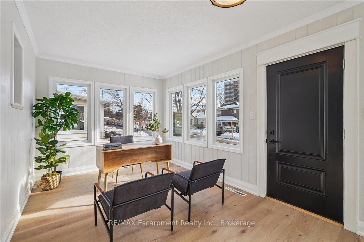Photo 3 of 135 Deane Avenue, Oakville, Central — HOMEH