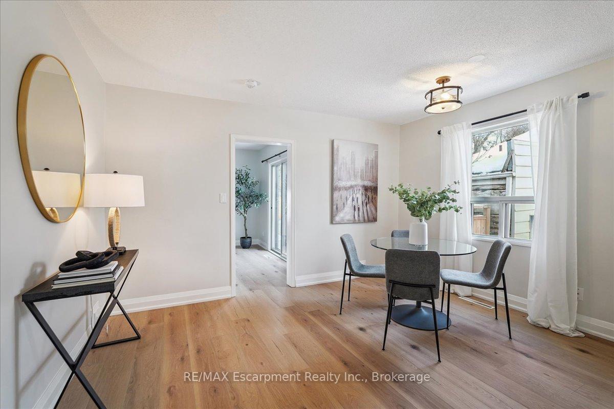 Photo 7 of 135 Deane Avenue, Oakville, Central — HOMEH