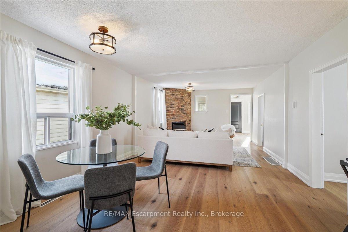Photo 8 of 135 Deane Avenue, Oakville, Central — HOMEH