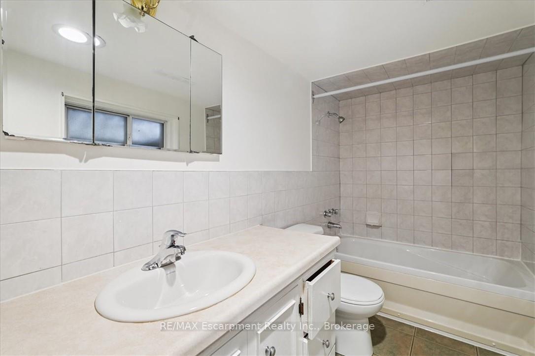 Photo 20 of 135 Deane Avenue, Oakville, Central — HOMEH