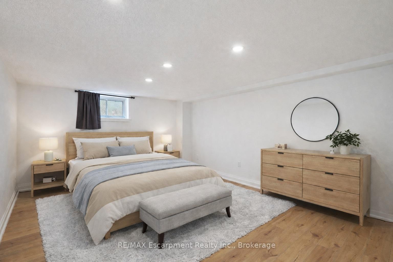 Photo 22 of 135 Deane Avenue, Oakville, Central — HOMEH