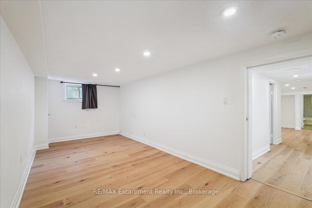 Photo 23 of 135 Deane Avenue, Oakville, Central — HOMEH