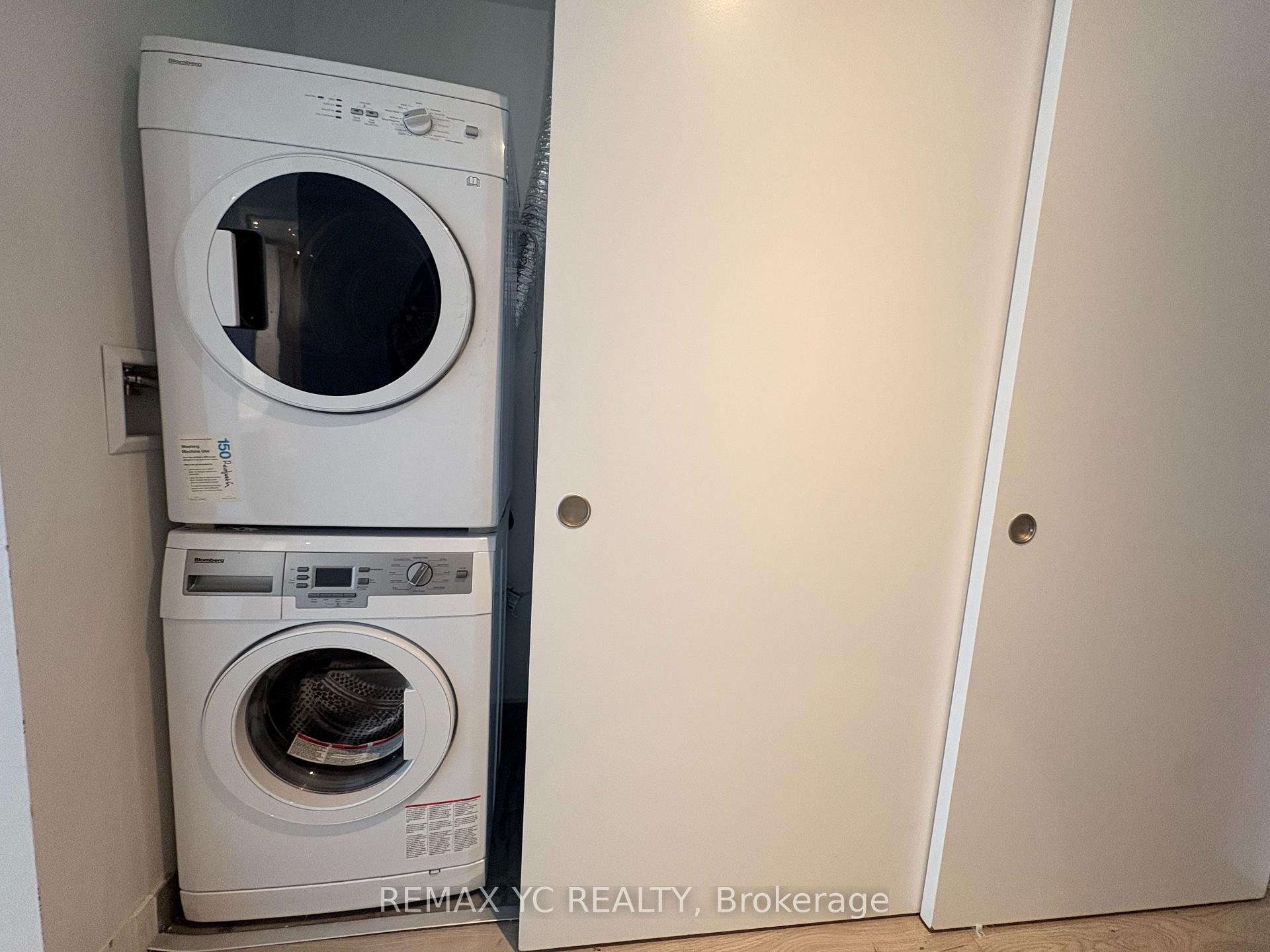 Photo 3 of Unit 2009, 161 Roehampton Avenue, Toronto, Mount Pleasant West — HOMEH