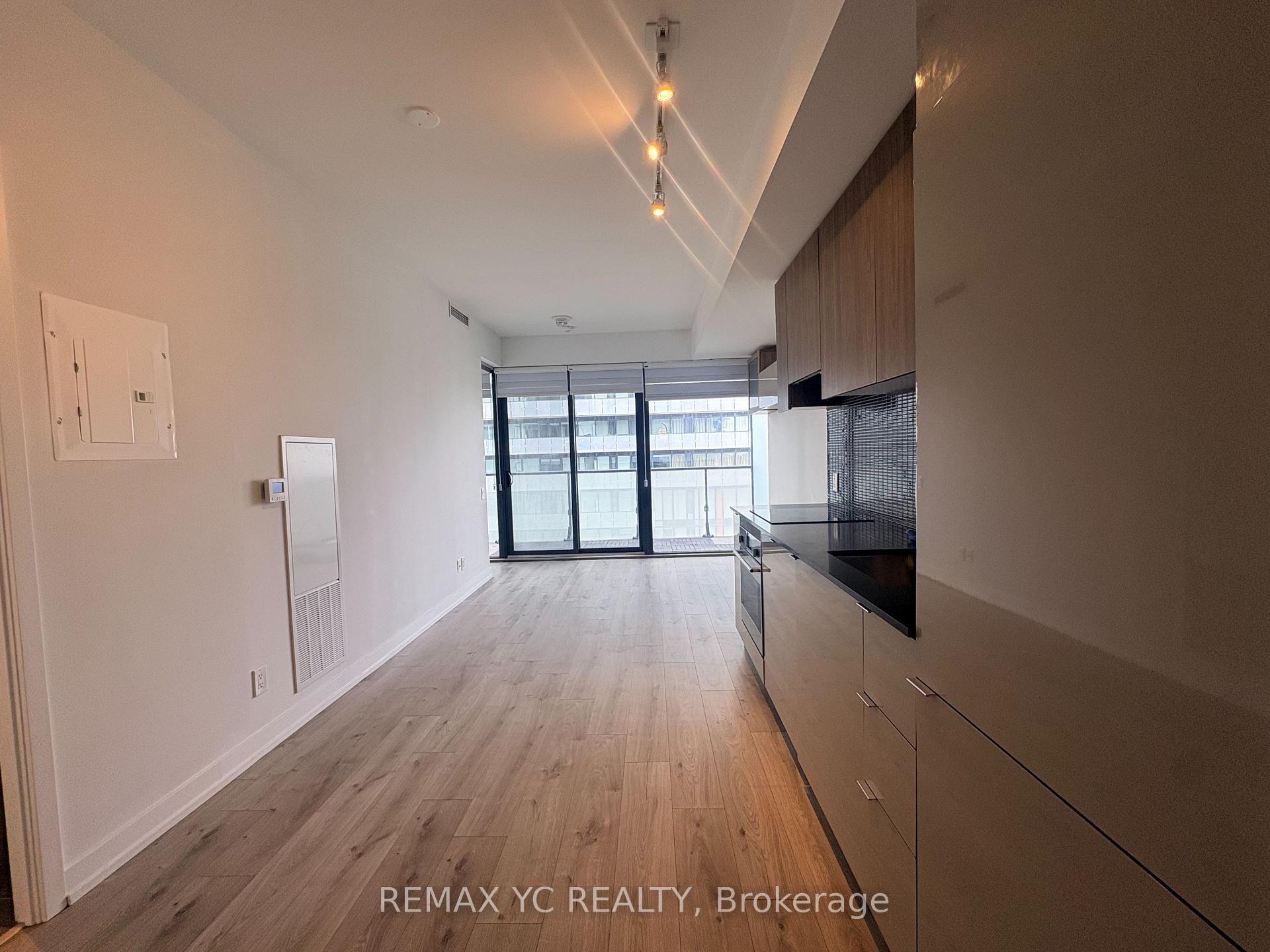 Photo 4 of Unit 2009, 161 Roehampton Avenue, Toronto, Mount Pleasant West — HOMEH