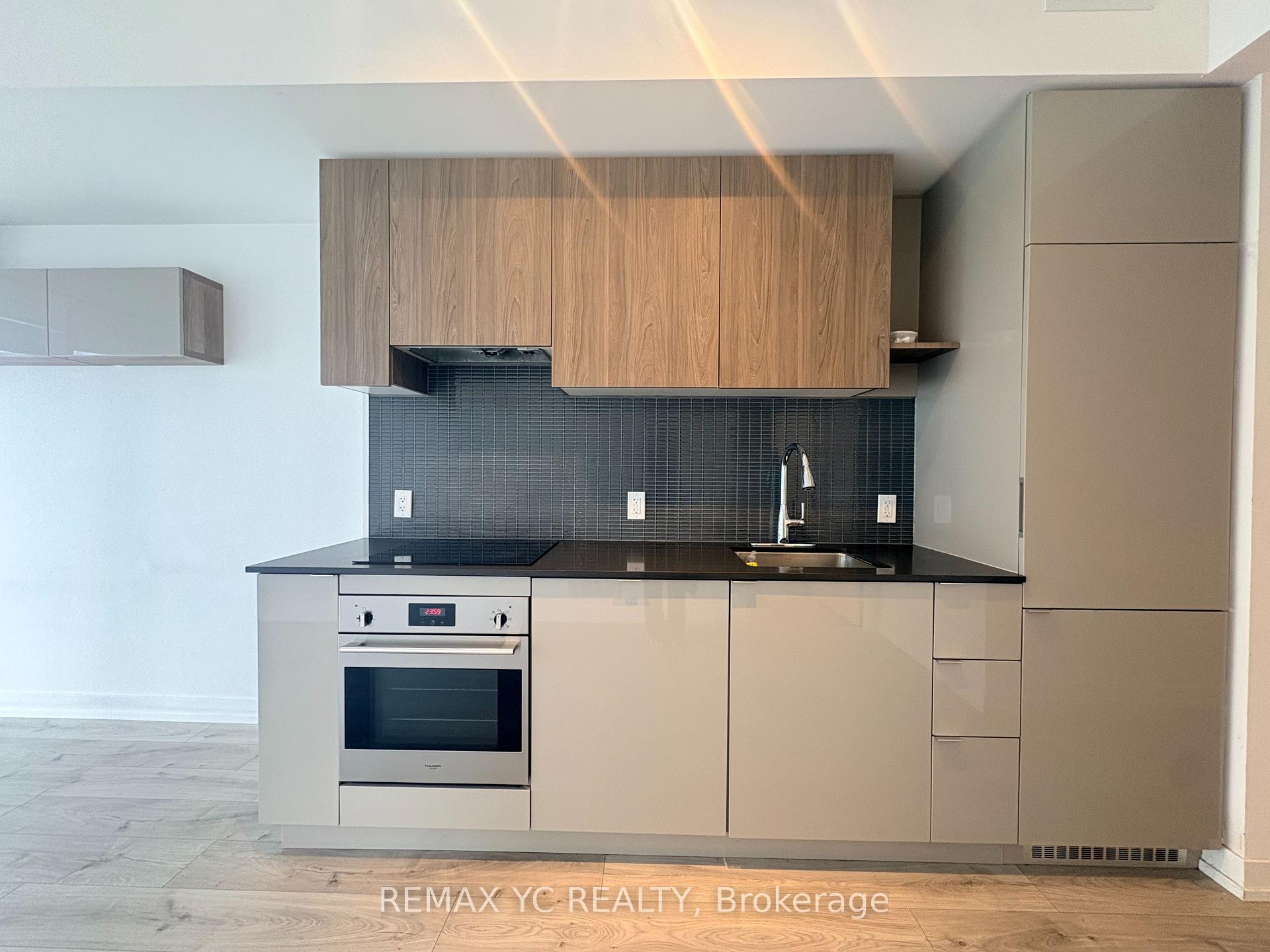 Photo 5 of Unit 2009, 161 Roehampton Avenue, Toronto, Mount Pleasant West — HOMEH