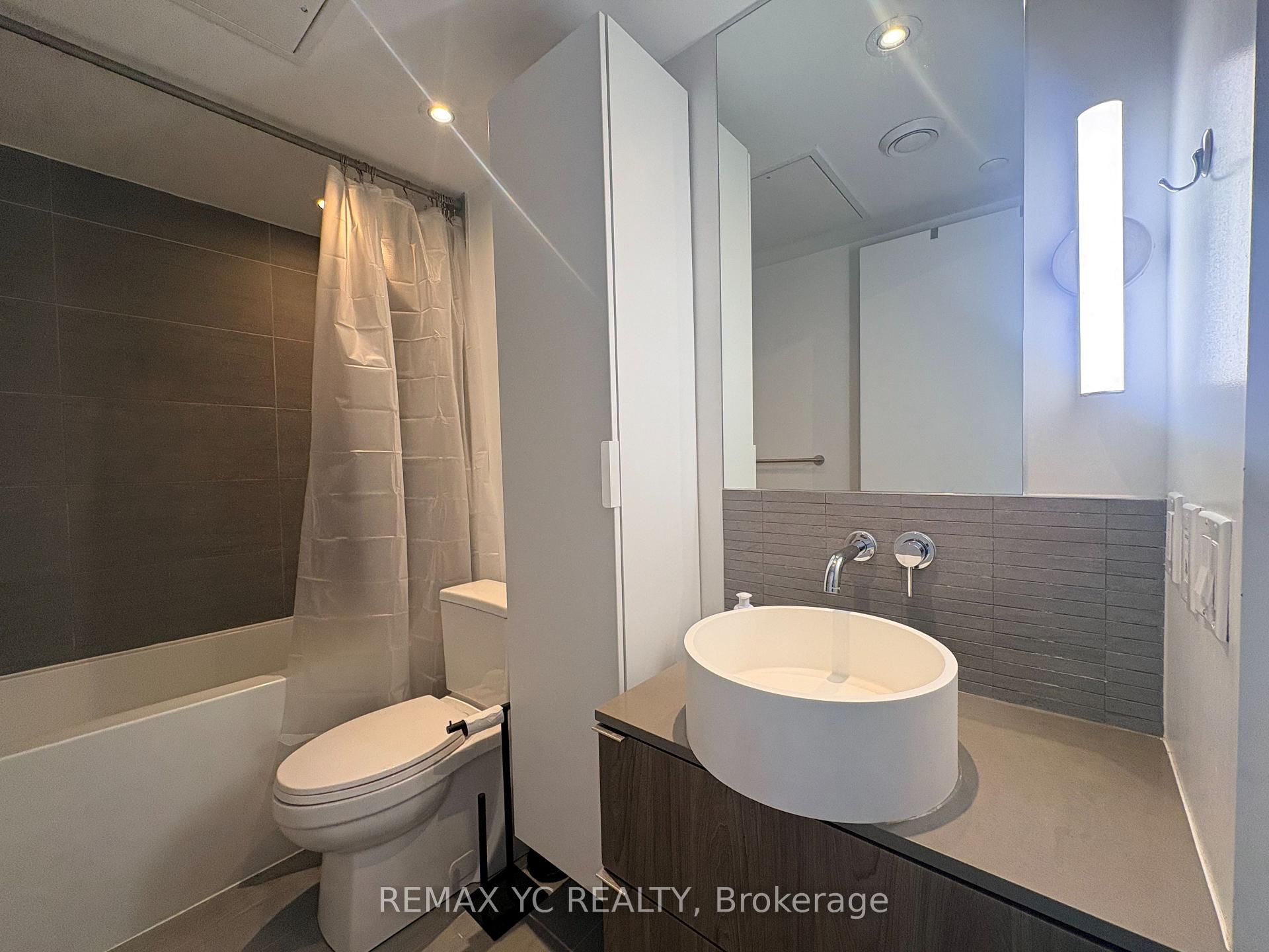 Photo 6 of Unit 2009, 161 Roehampton Avenue, Toronto, Mount Pleasant West — HOMEH