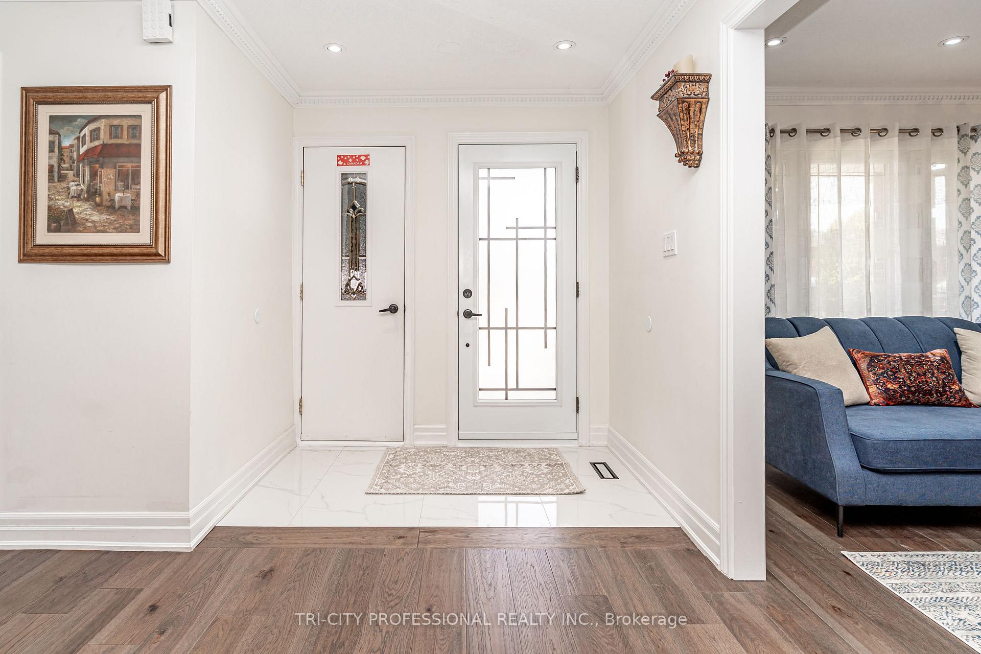 Photo 7 of 2 Burnley Place, Brampton, Heart Lake West — HOMEH