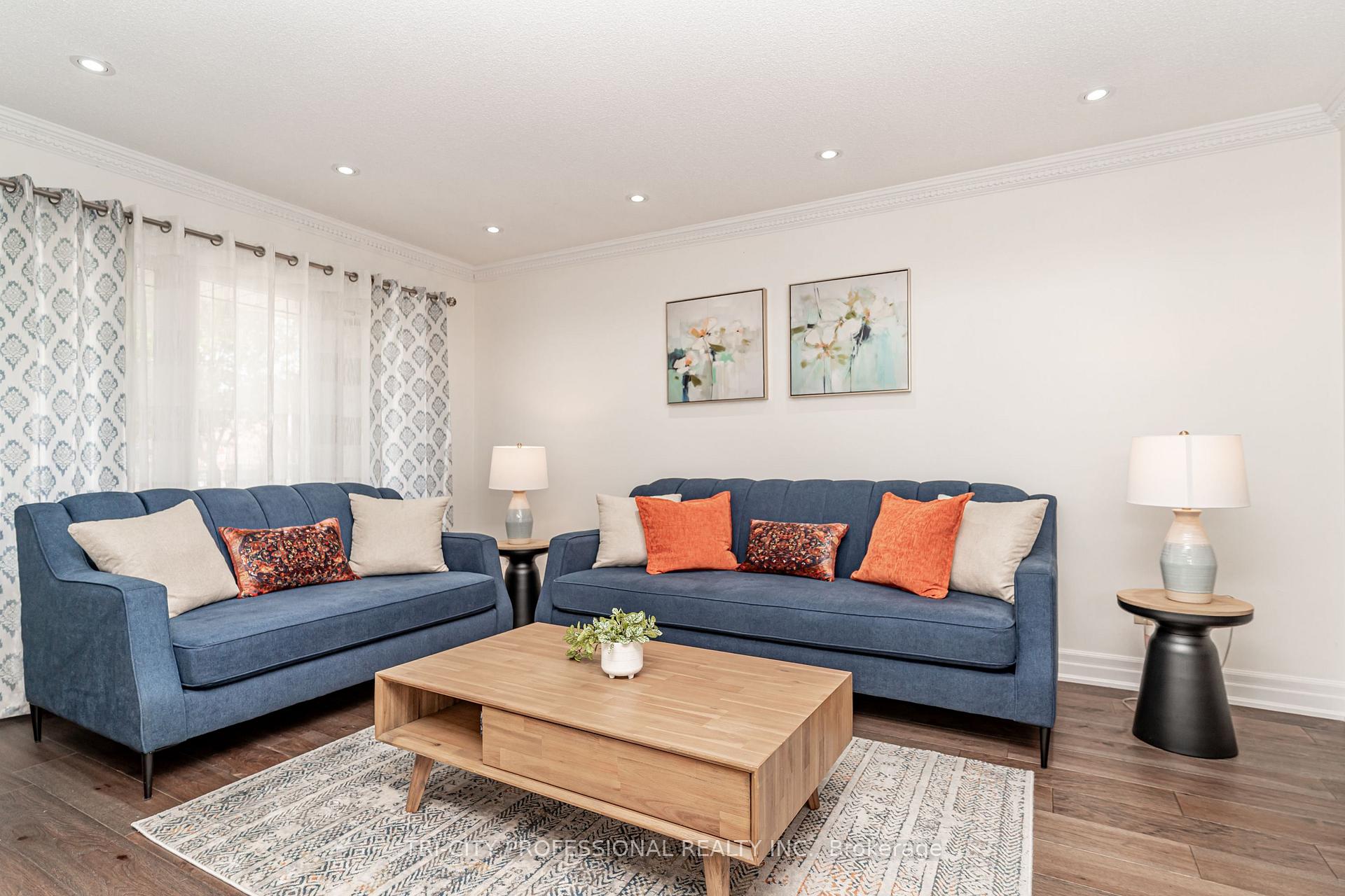 Photo 8 of 2 Burnley Place, Brampton, Heart Lake West — HOMEH