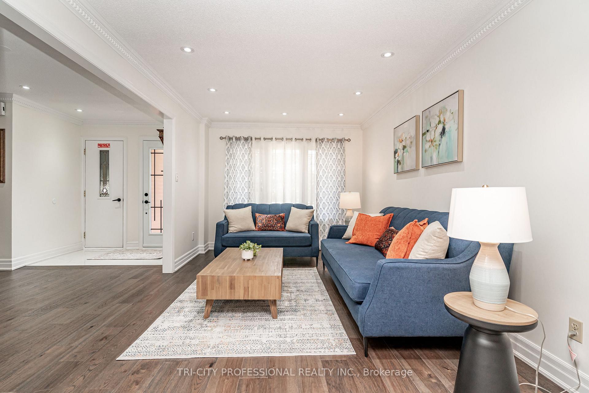 Photo 9 of 2 Burnley Place, Brampton, Heart Lake West — HOMEH
