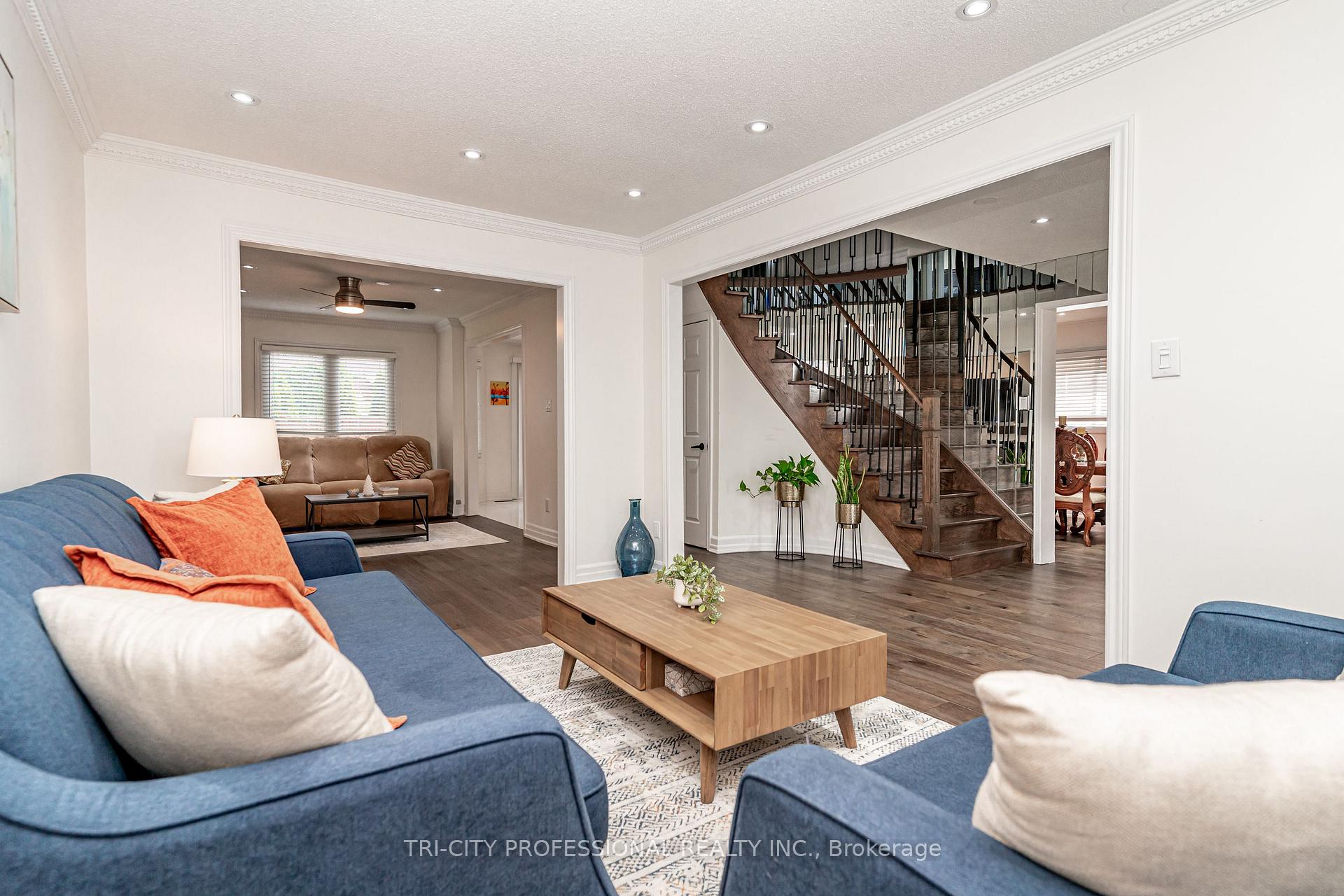 Photo 10 of 2 Burnley Place, Brampton, Heart Lake West — HOMEH