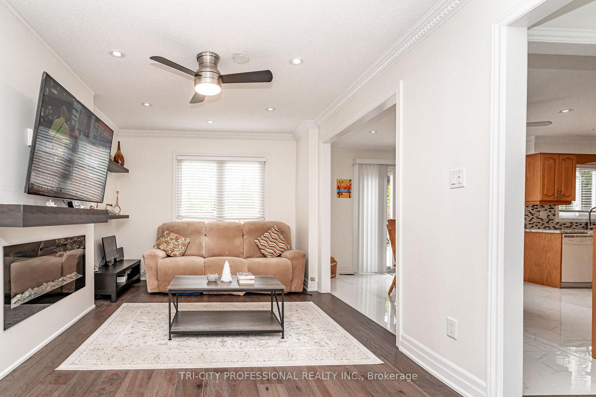 Photo 11 of 2 Burnley Place, Brampton, Heart Lake West — HOMEH