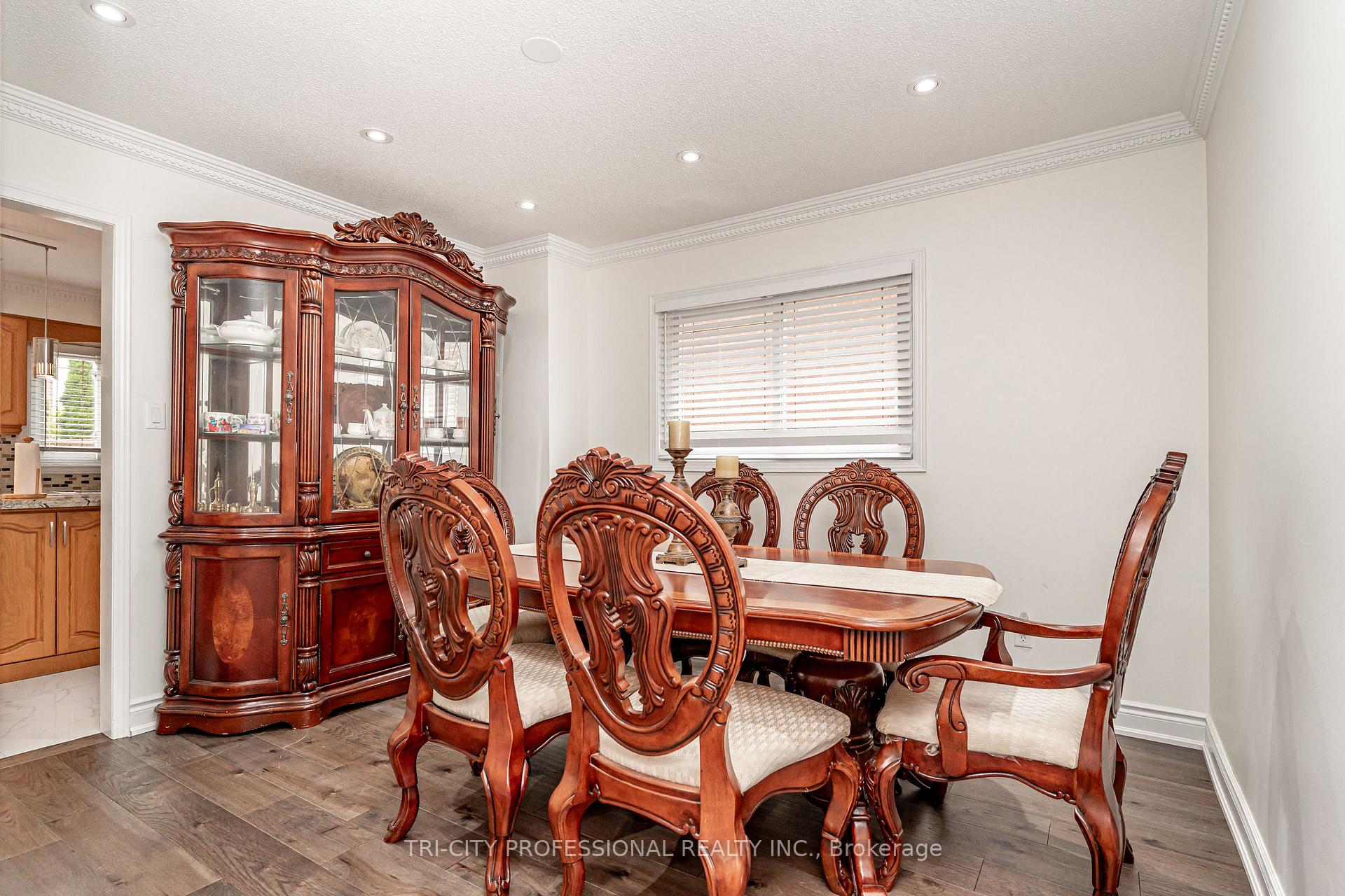 Photo 18 of 2 Burnley Place, Brampton, Heart Lake West — HOMEH