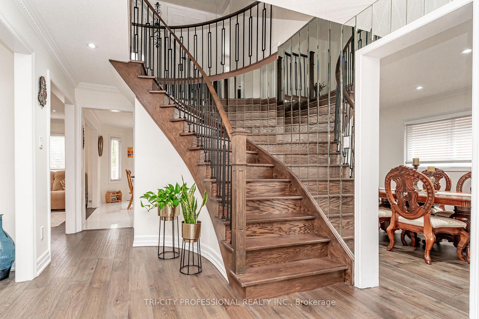 Photo 21 of 2 Burnley Place, Brampton, Heart Lake West — HOMEH