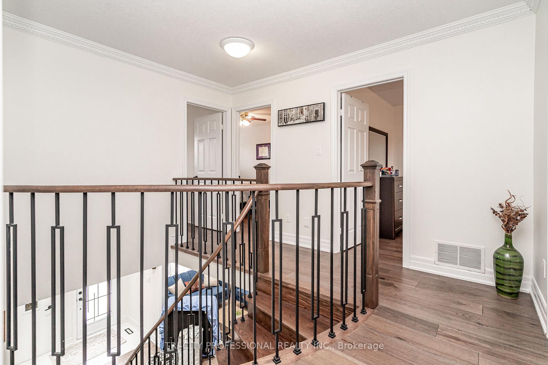 Photo 22 of 2 Burnley Place, Brampton, Heart Lake West — HOMEH