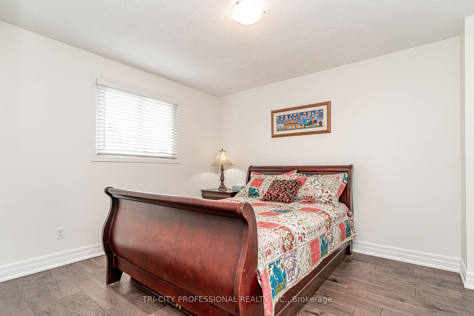 Photo 32 of 2 Burnley Place, Brampton, Heart Lake West — HOMEH