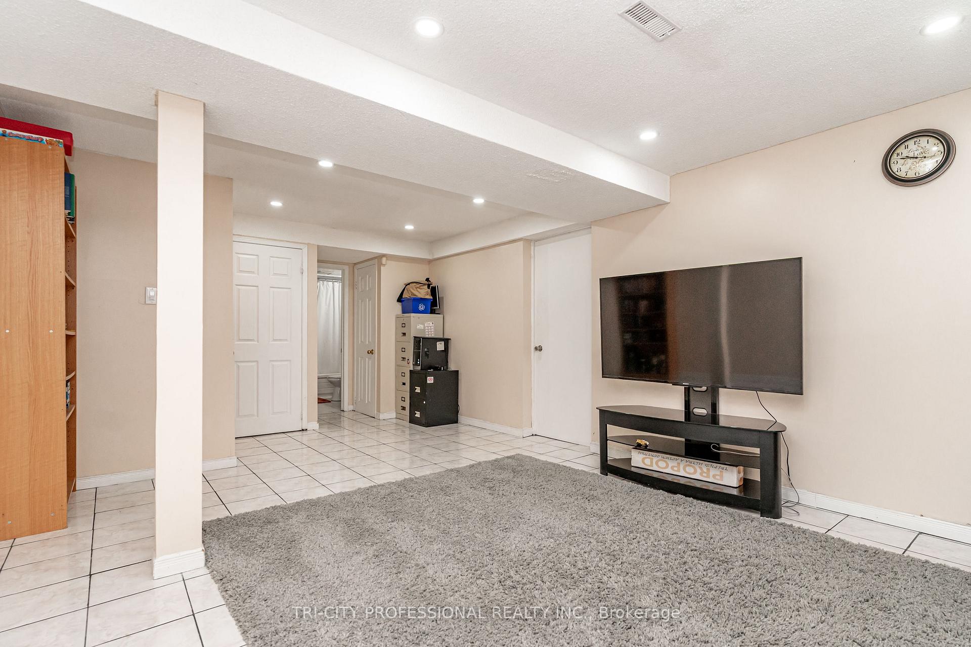 Photo 35 of 2 Burnley Place, Brampton, Heart Lake West — HOMEH