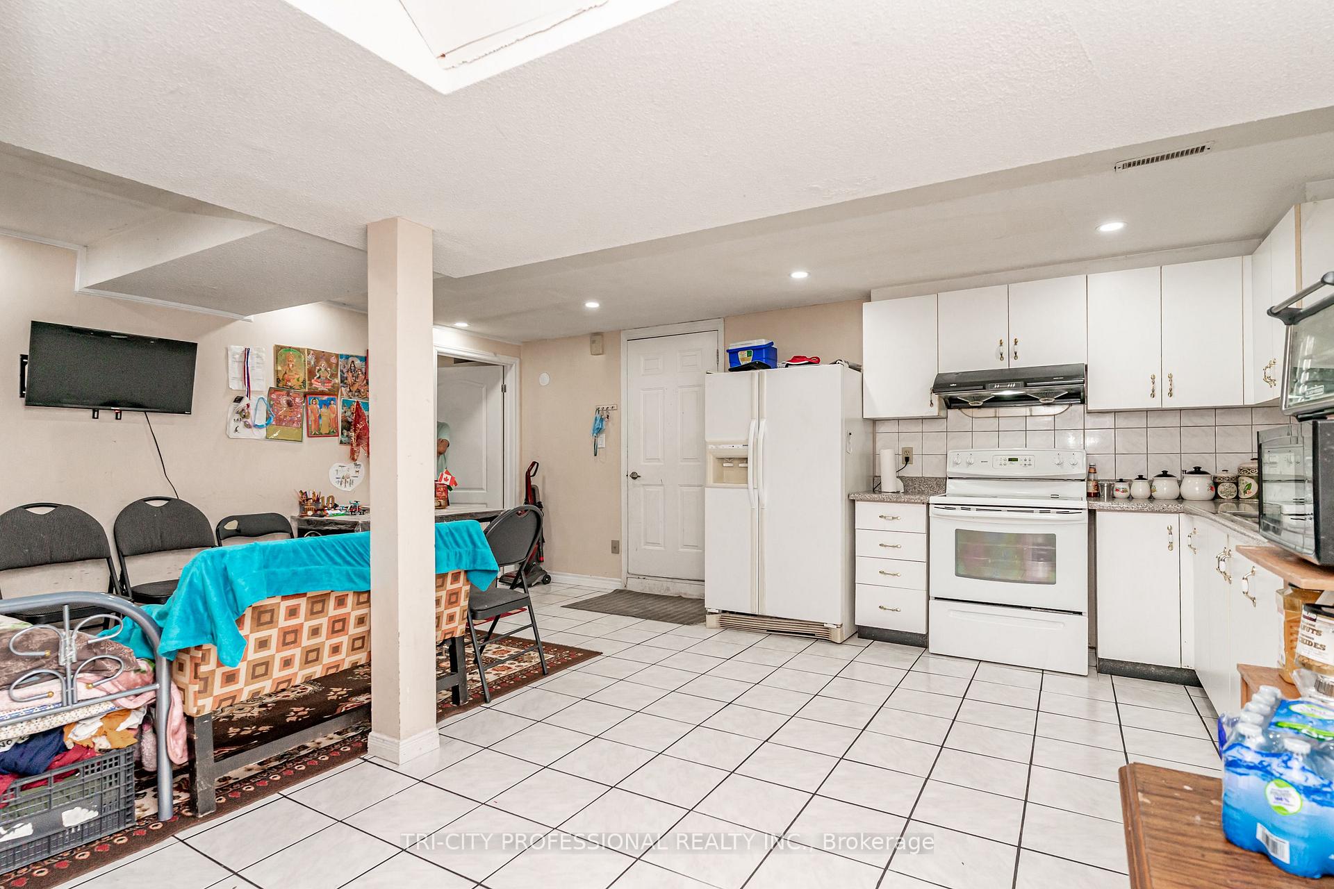Photo 38 of 2 Burnley Place, Brampton, Heart Lake West — HOMEH