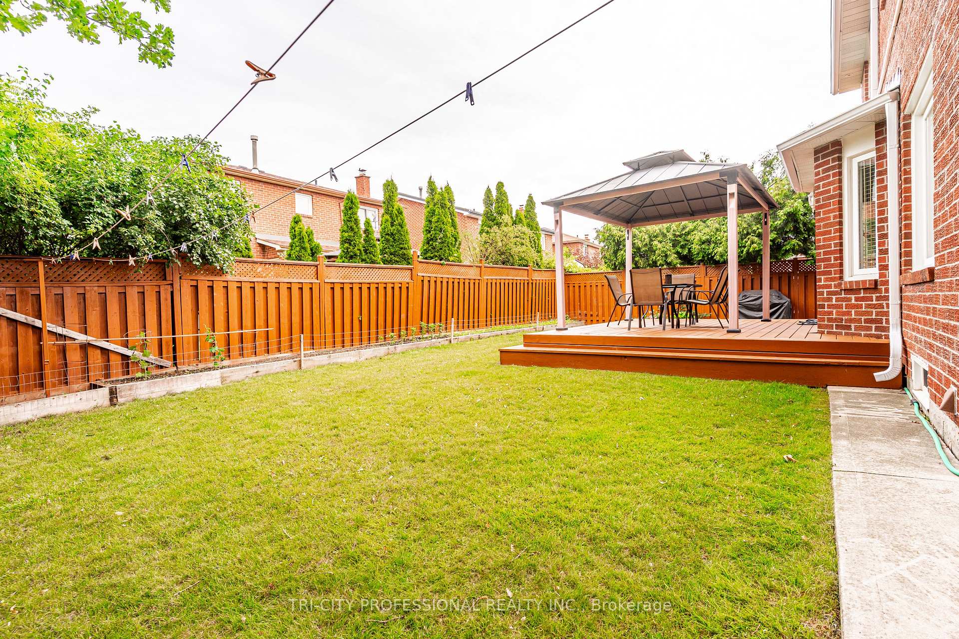 Photo 42 of 2 Burnley Place, Brampton, Heart Lake West — HOMEH