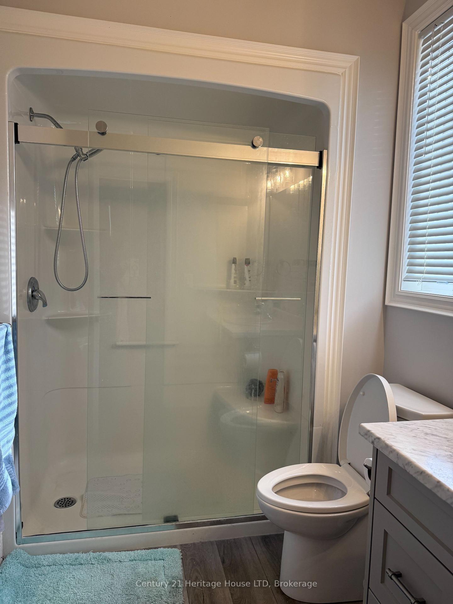 Photo 1 of 8427 Willoughby Drive E, Niagara Falls, Chippawa — HOMEH