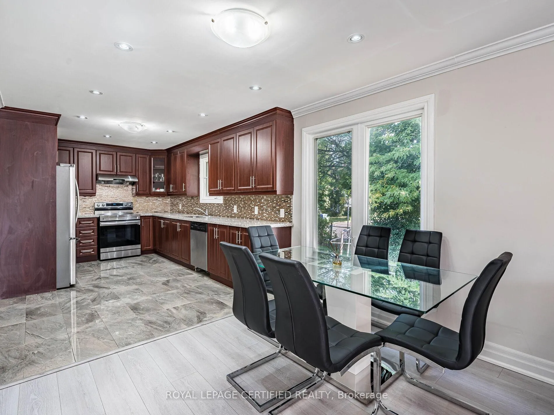 Photo 9 of 82 Crow Trail, Scarborough, Malvern — HOMEH