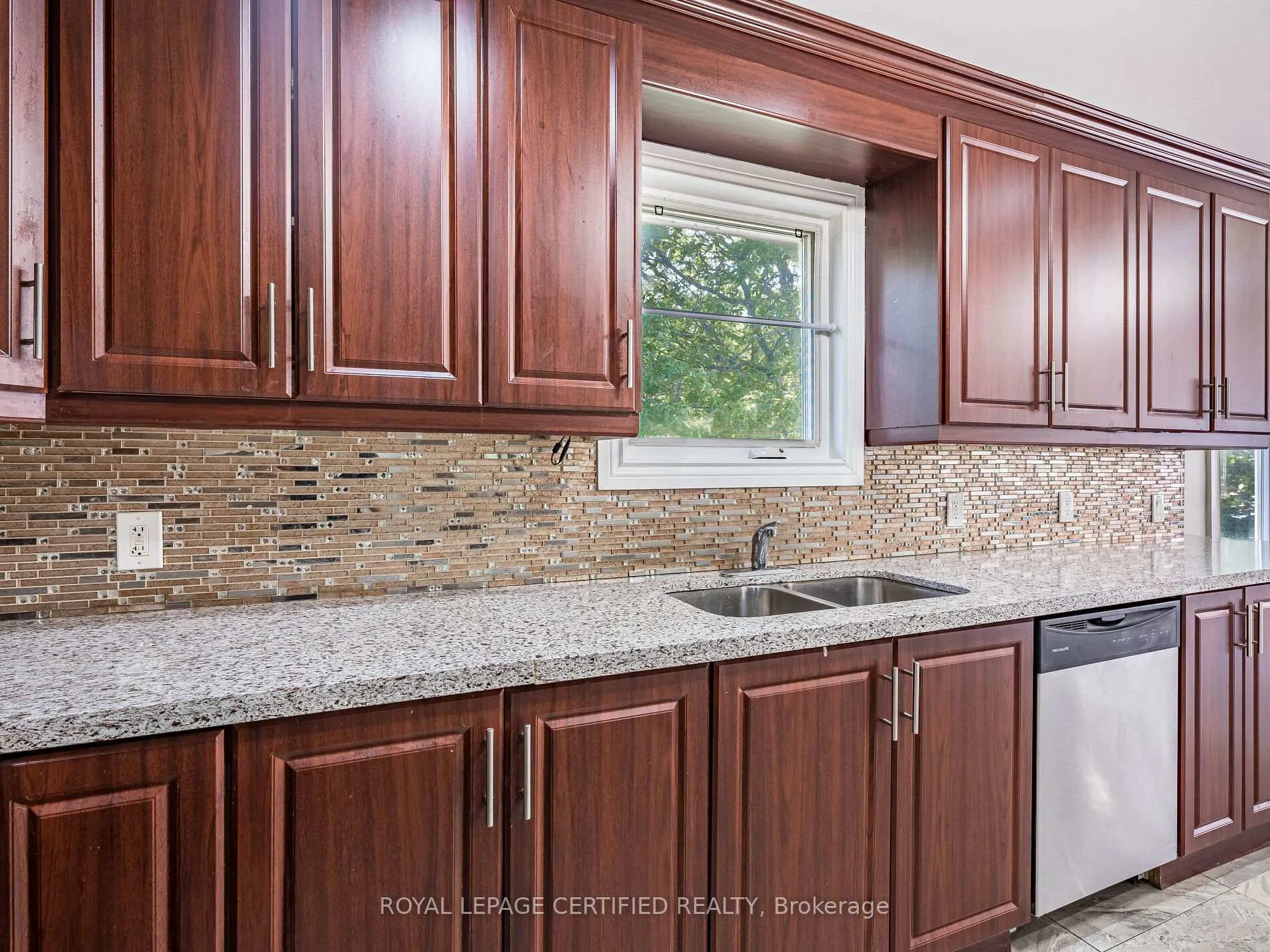 Photo 15 of 82 Crow Trail, Scarborough, Malvern — HOMEH