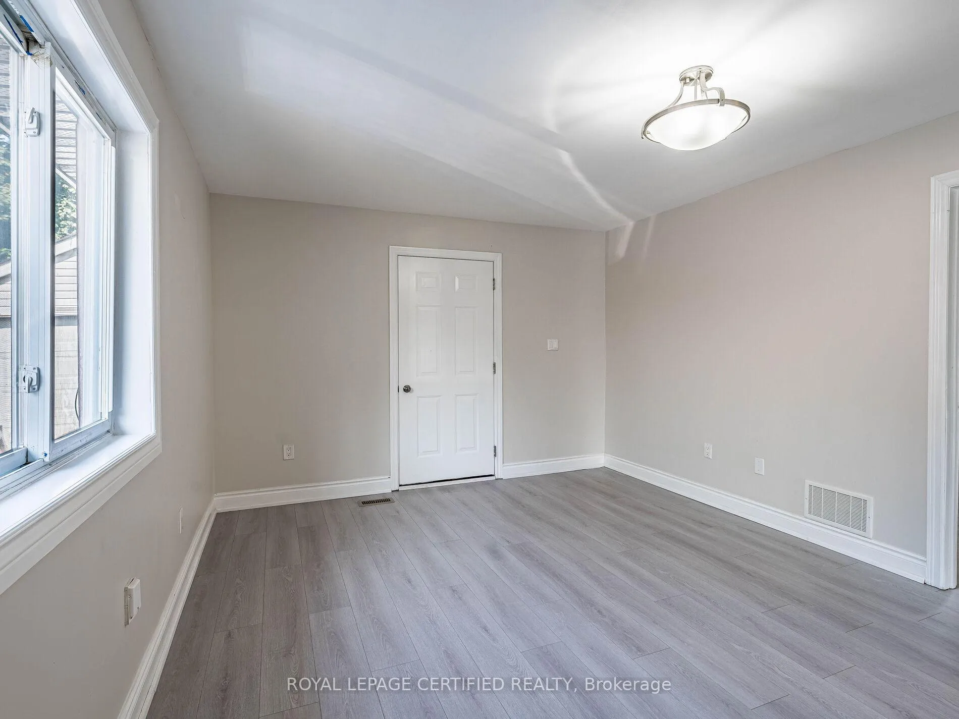 Photo 19 of 82 Crow Trail, Scarborough, Malvern — HOMEH