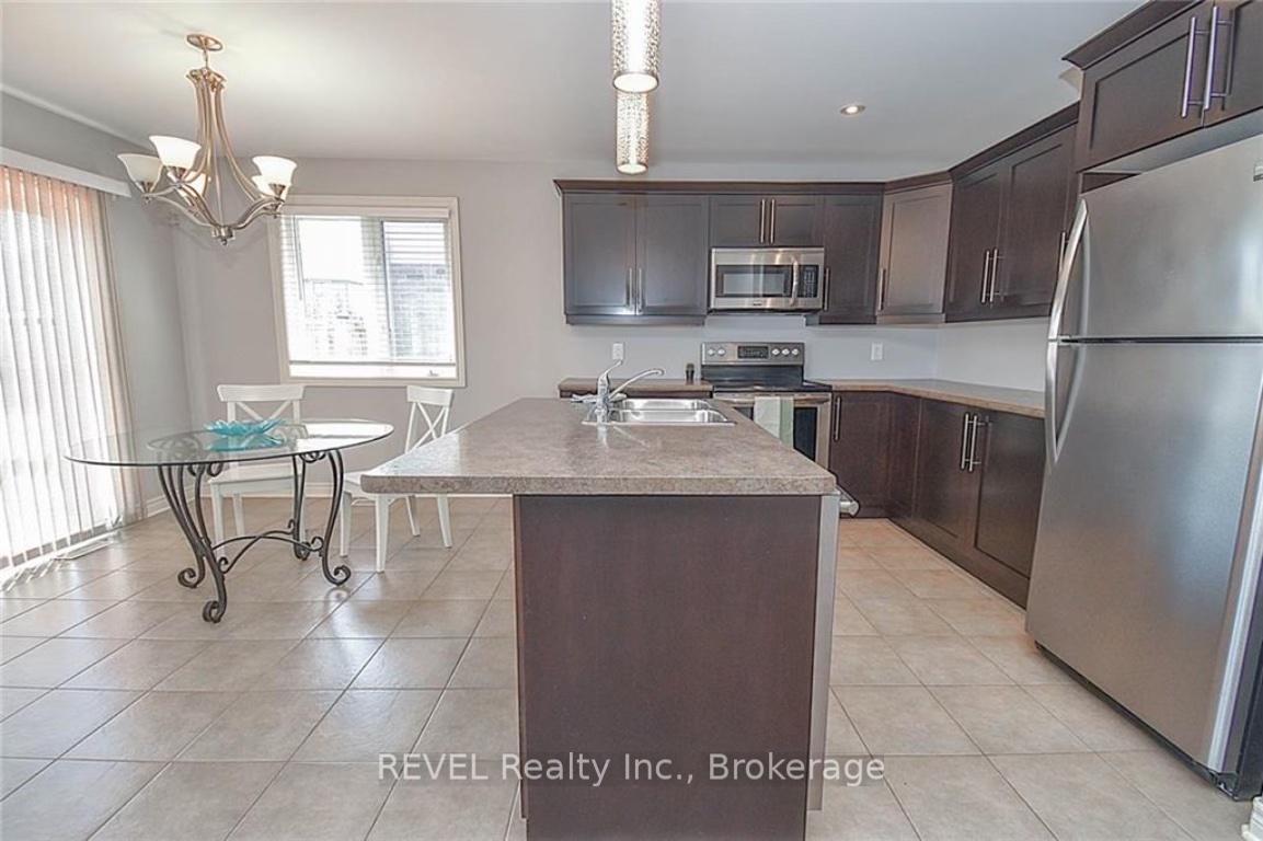 Photo 8 of 6030 Wiens Boulevard, Niagara Falls, Forestview — HOMEH