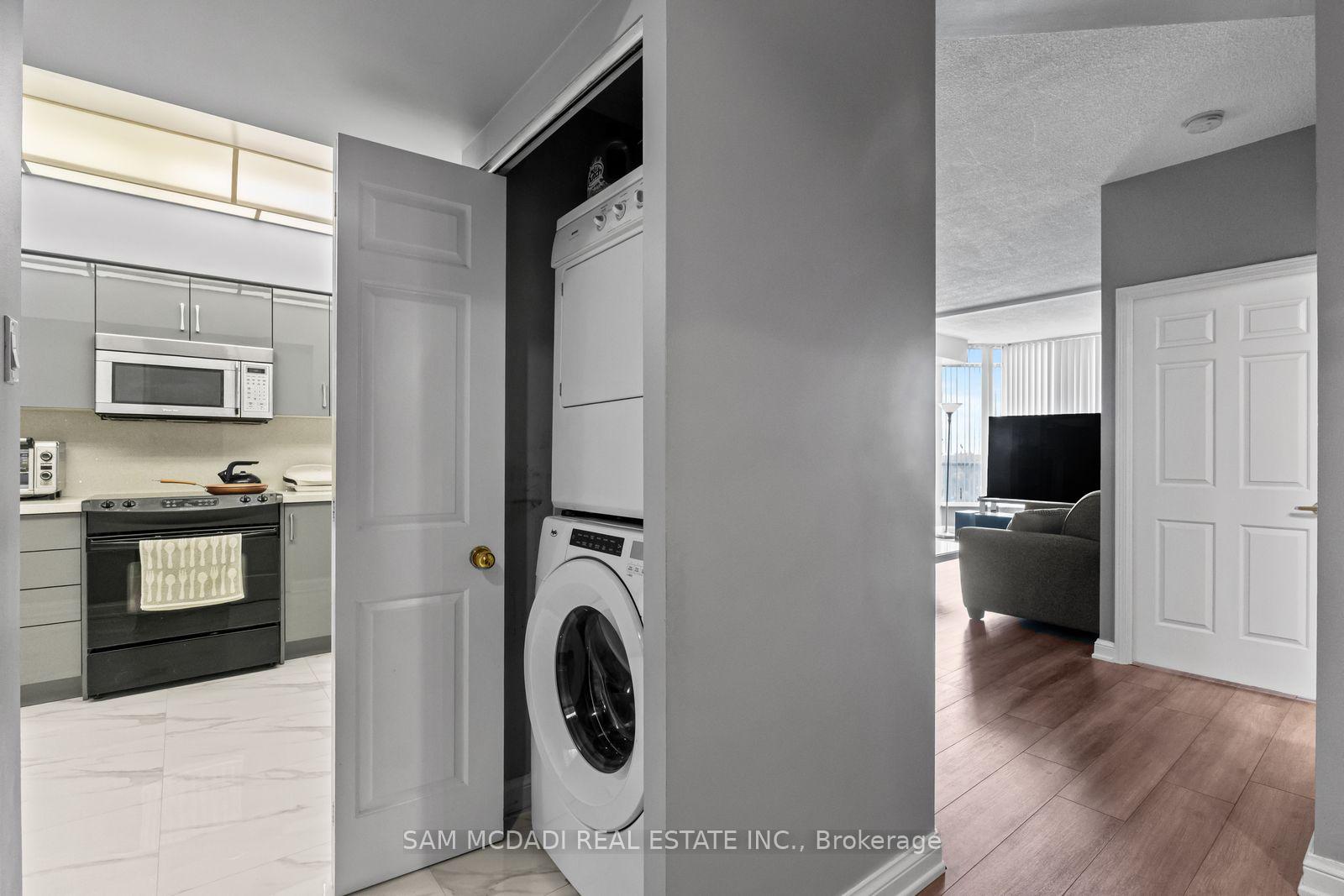 Photo 7 of Unit 2205, 24 Hanover Road, Brampton, Queen Street Corridor — HOMEH