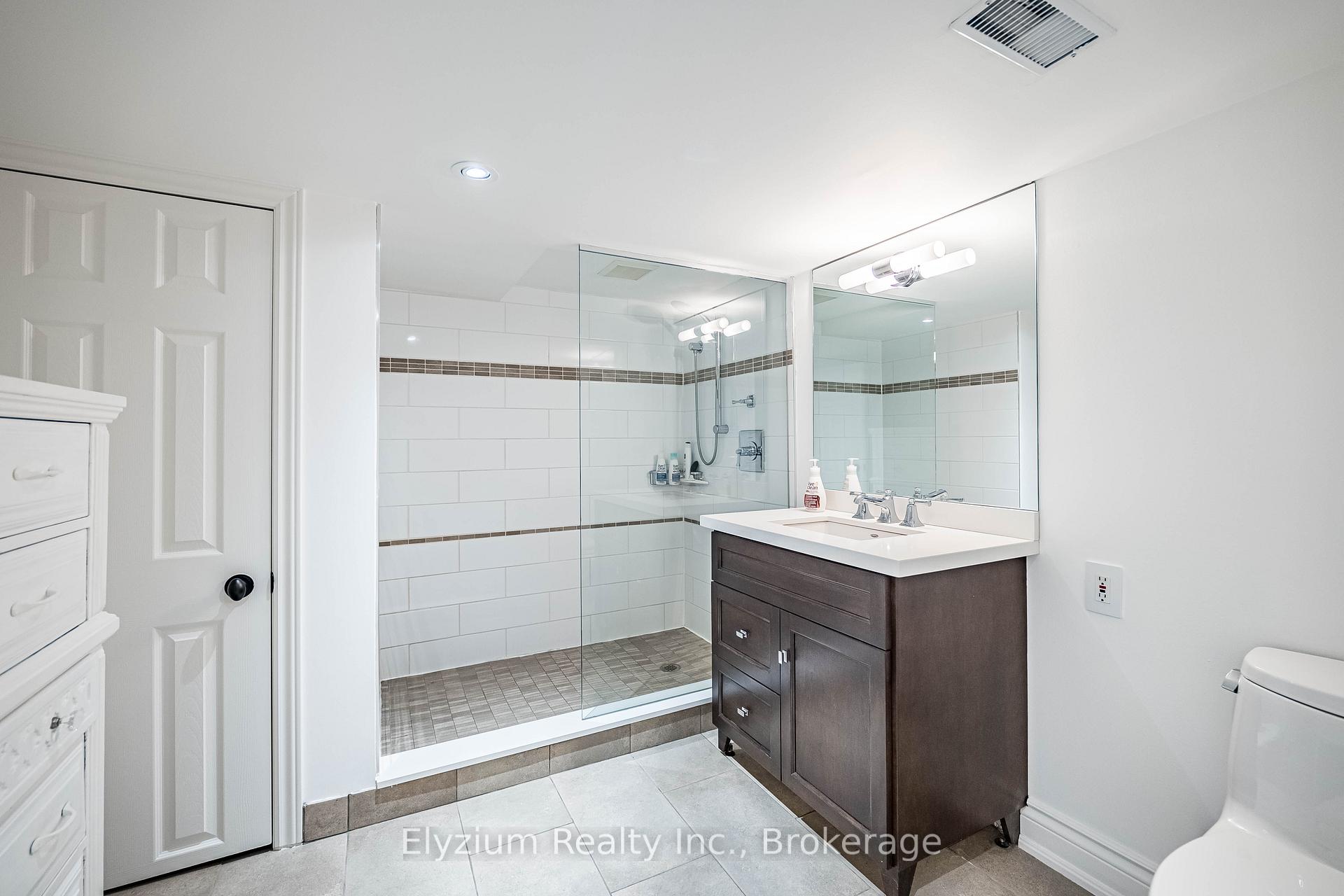 Photo 26 of 2181 Harcourt Crescent, Mississauga, Lakeview — HOMEH