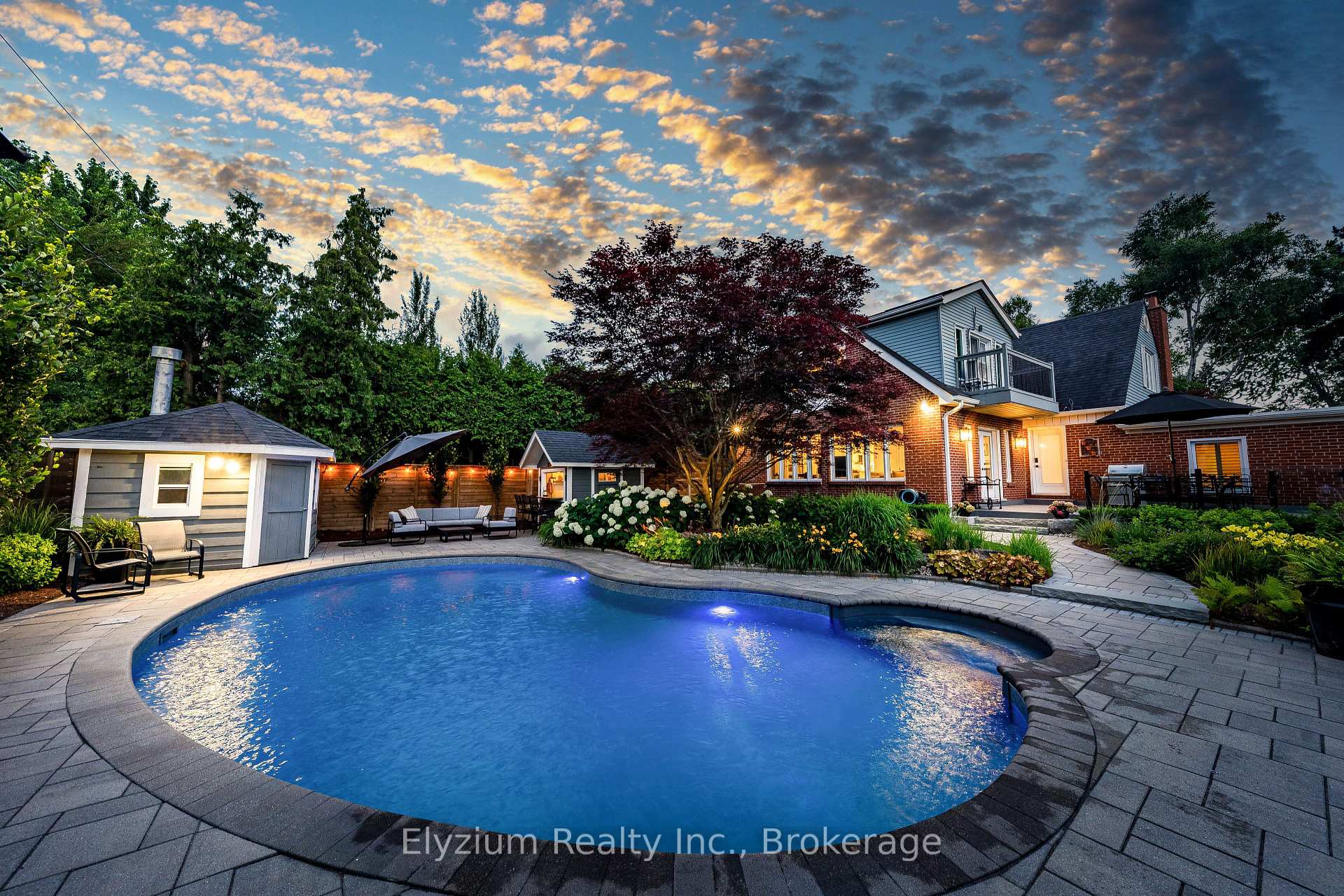 Photo 2 of 2181 Harcourt Crescent, Mississauga, Lakeview — HOMEH