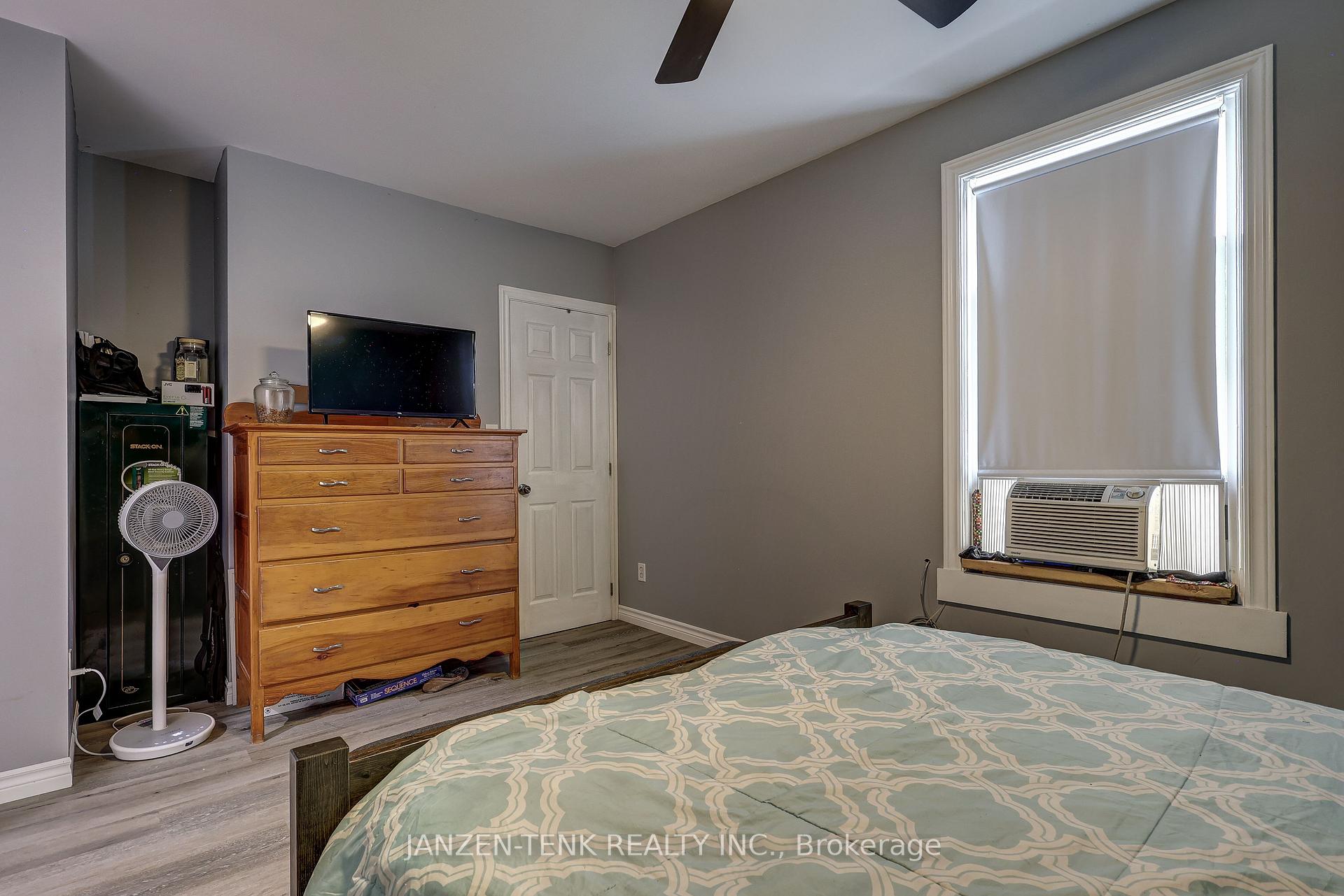 Photo 33 of 17 King Street, Tillsonburg — HOMEH