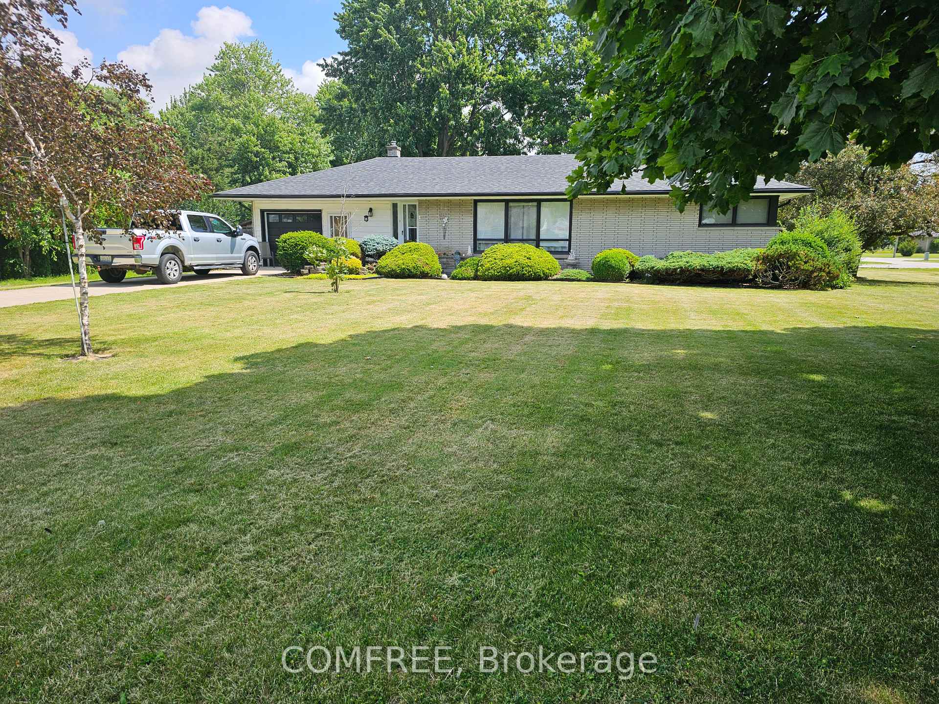 Photo 3 of 6 Sullivan Street, Chatham-Kent, Merlin — HOMEH
