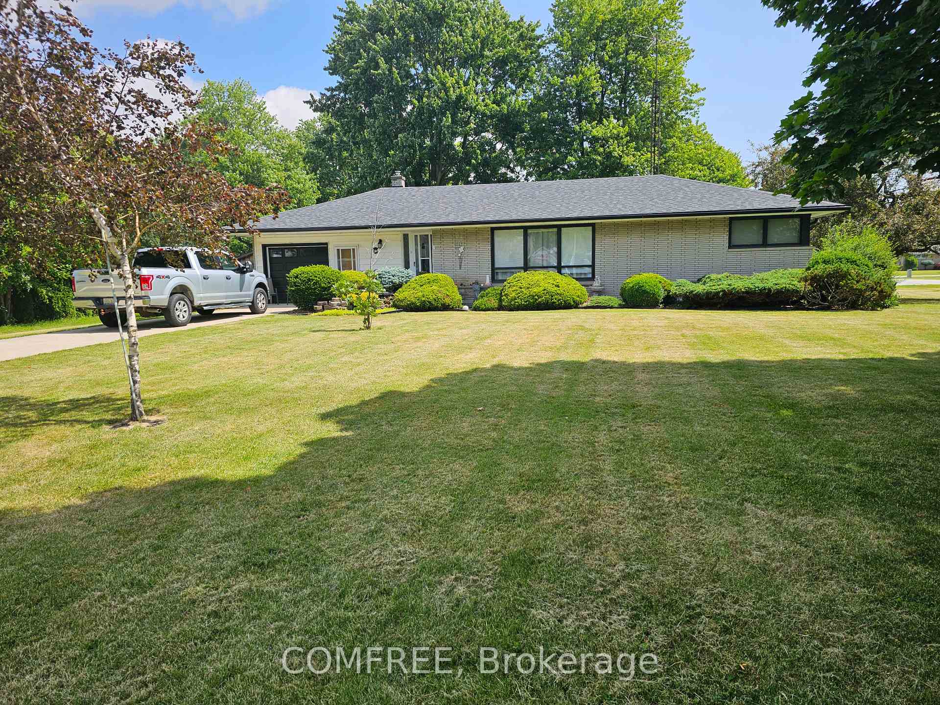 Photo 4 of 6 Sullivan Street, Chatham-Kent, Merlin — HOMEH
