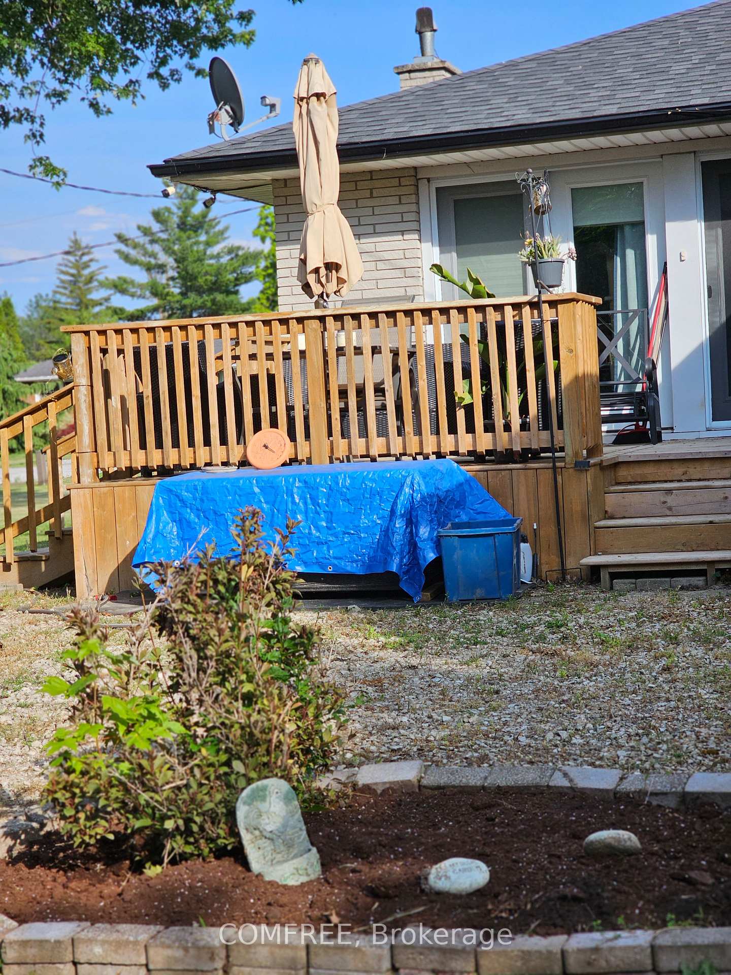 Photo 14 of 6 Sullivan Street, Chatham-Kent, Merlin — HOMEH