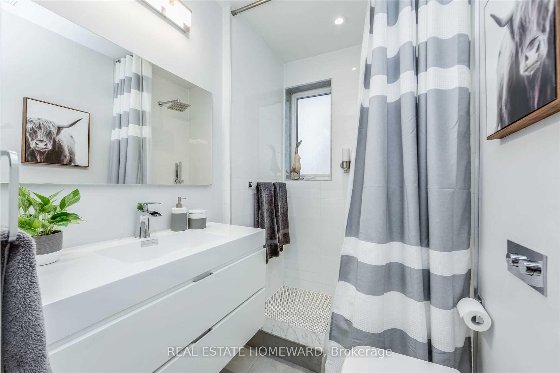 Photo 9 of Unit Upper, 185 Strathmore Boulevard, Toronto, Danforth — HOMEH