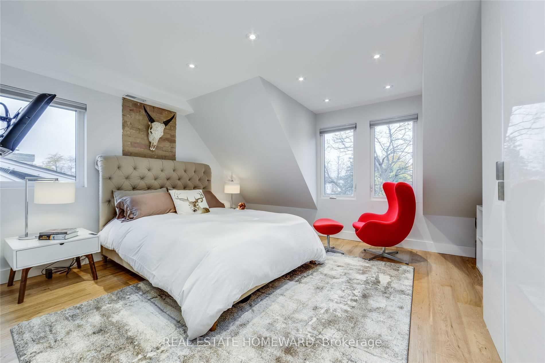 Photo 12 of Unit Upper, 185 Strathmore Boulevard, Toronto, Danforth — HOMEH