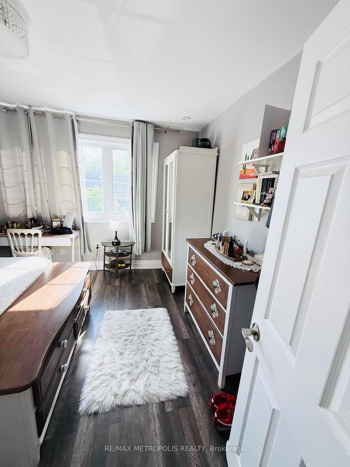 Photo 29 of Unit MAIN & UPPER, 383 Coxwell Avenue, Toronto, East End-Danforth — HOMEH