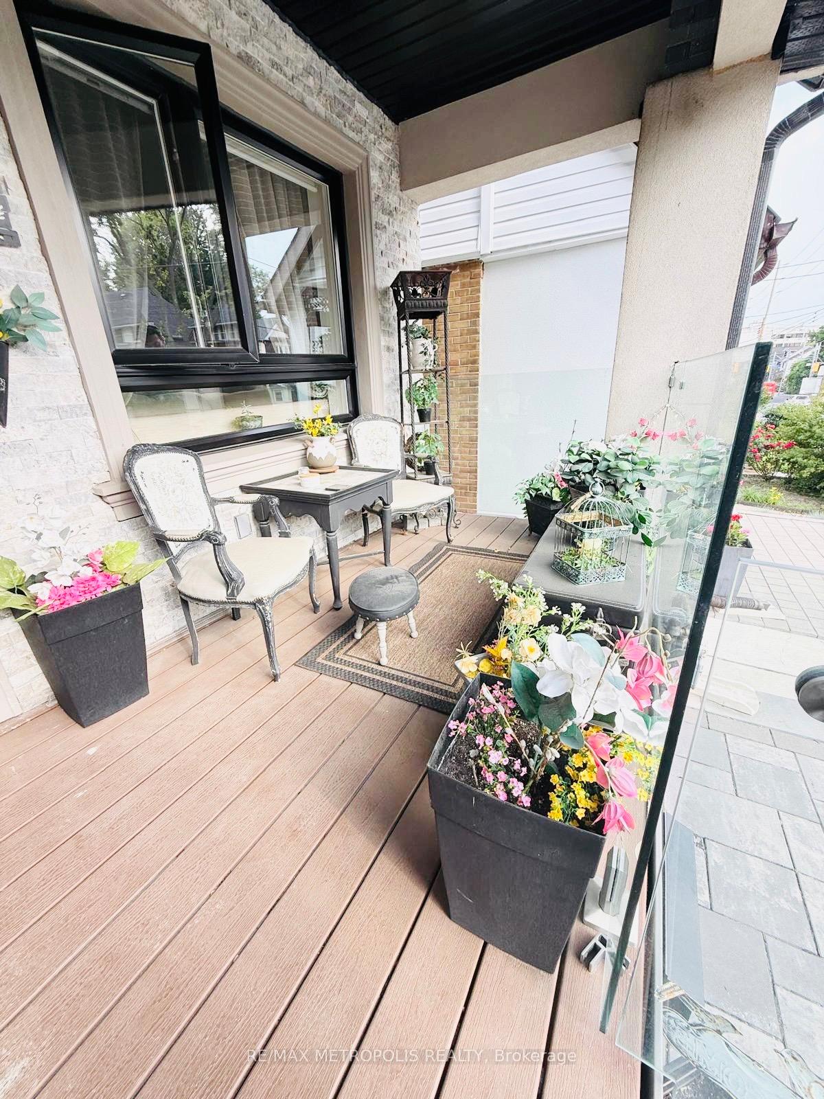 Photo 35 of Unit MAIN & UPPER, 383 Coxwell Avenue, Toronto, East End-Danforth — HOMEH