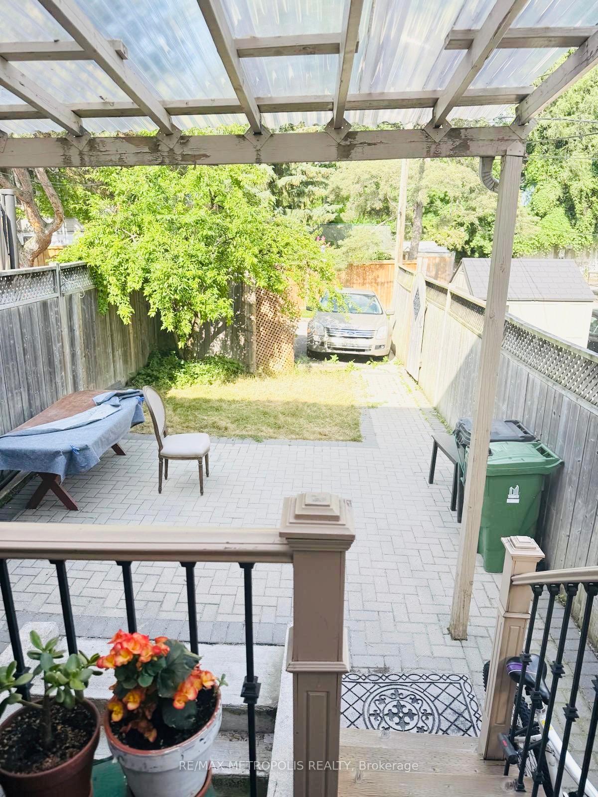 Photo 36 of Unit MAIN & UPPER, 383 Coxwell Avenue, Toronto, East End-Danforth — HOMEH