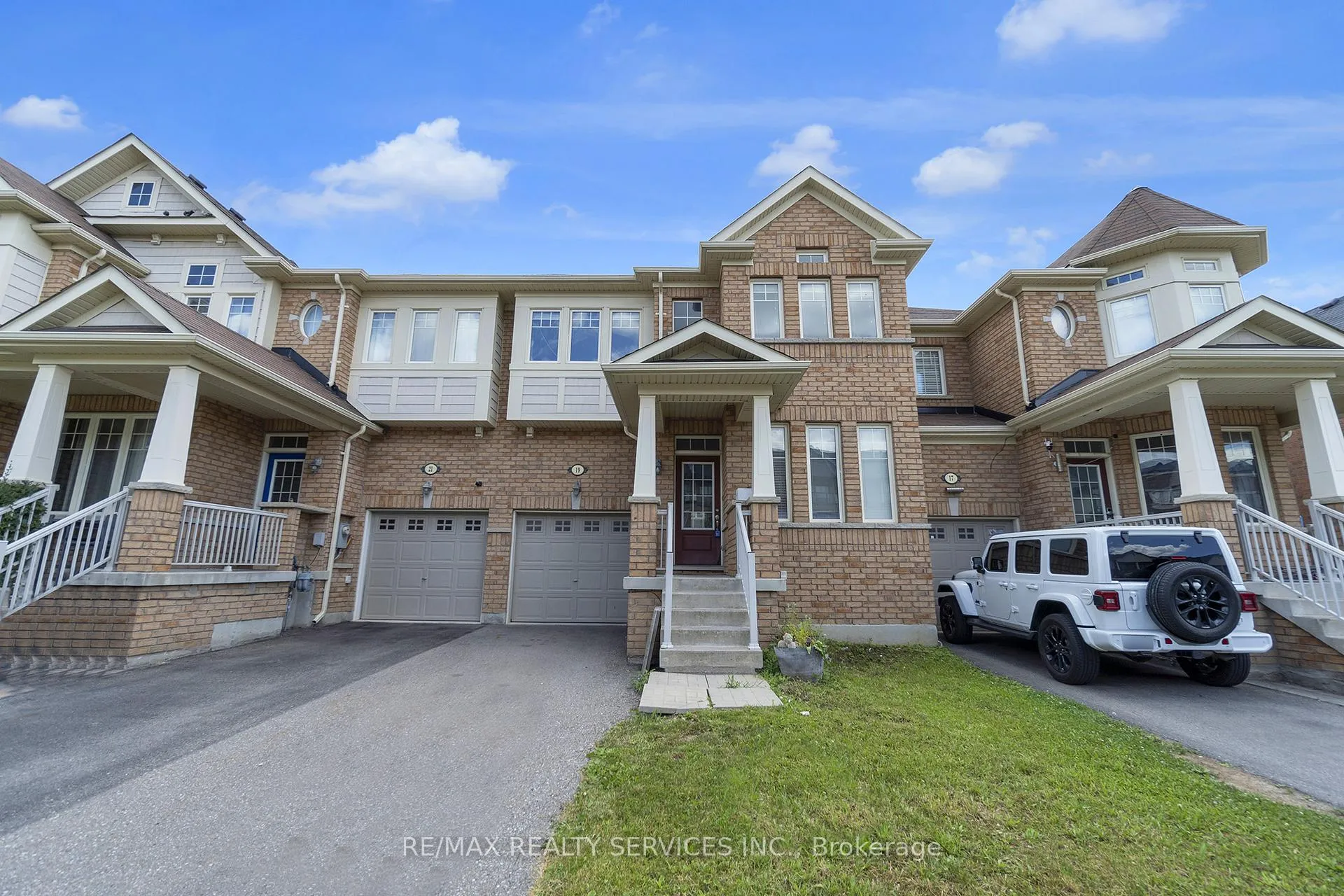 Front of 19 Sky Harbour Drive
