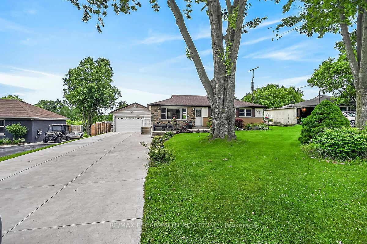 Photo 2 of 7344 Dickenson Road E, Hamilton, Rural Glanbrook — HOMEH
