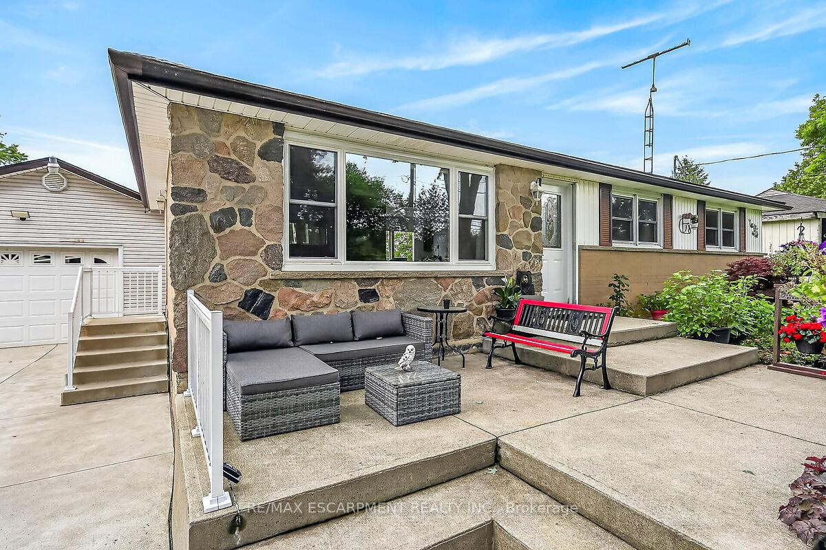 Photo 6 of 7344 Dickenson Road E, Hamilton, Rural Glanbrook — HOMEH