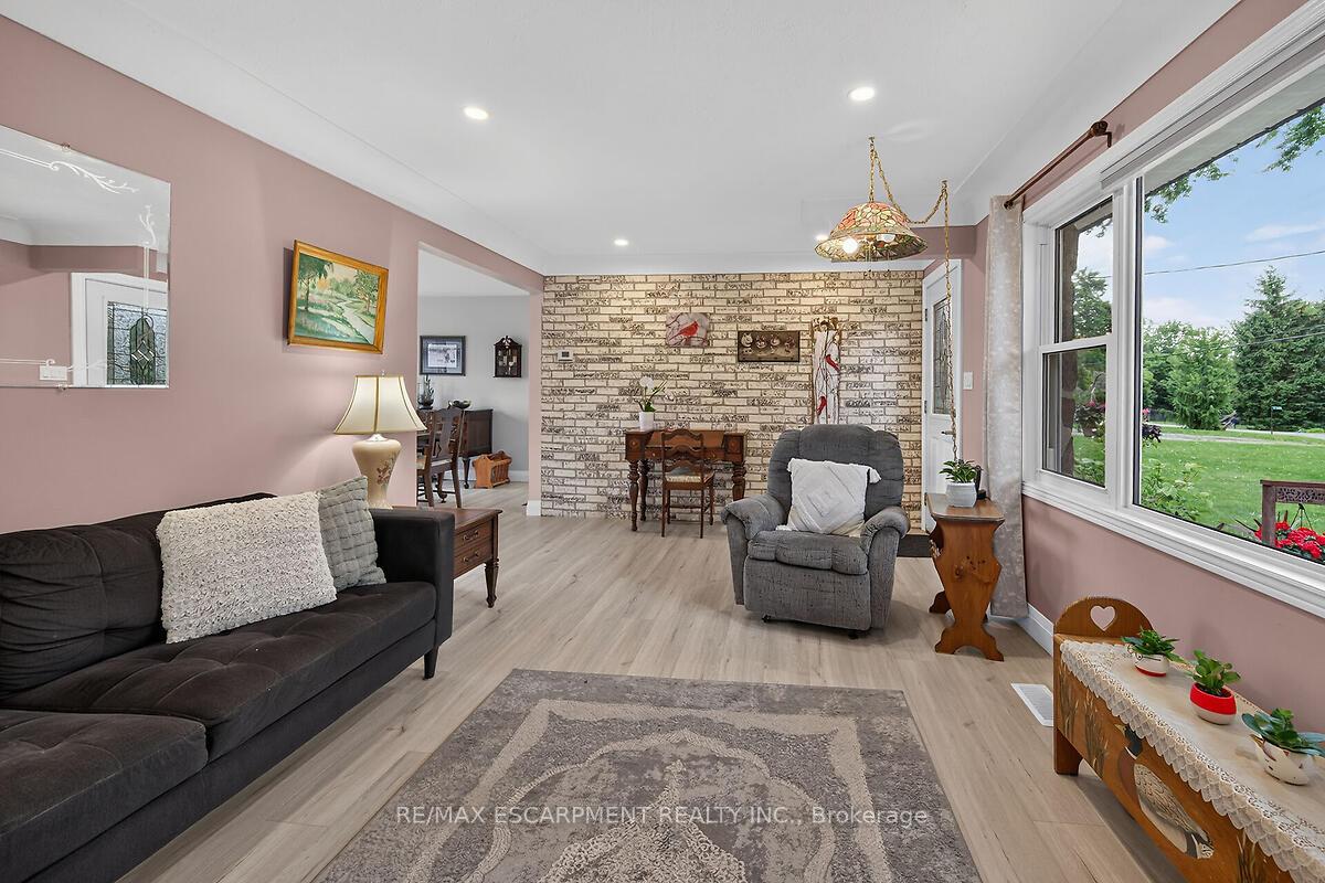Photo 10 of 7344 Dickenson Road E, Hamilton, Rural Glanbrook — HOMEH