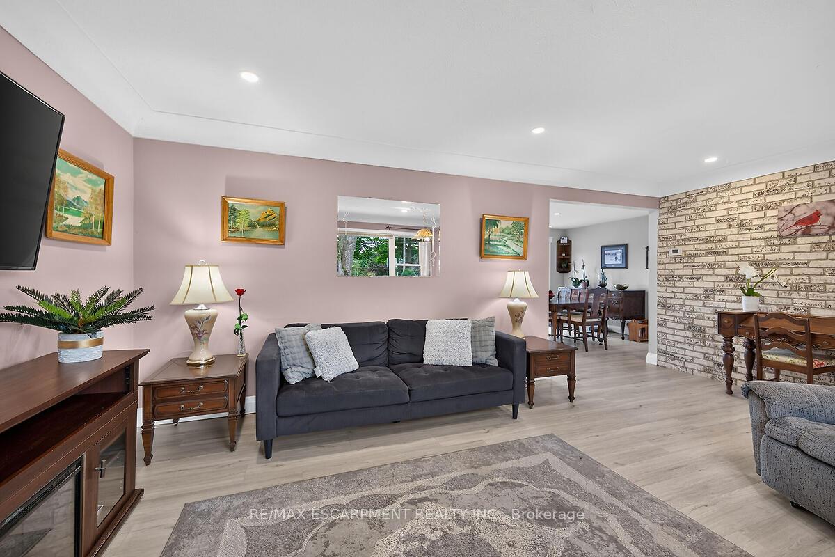Photo 11 of 7344 Dickenson Road E, Hamilton, Rural Glanbrook — HOMEH