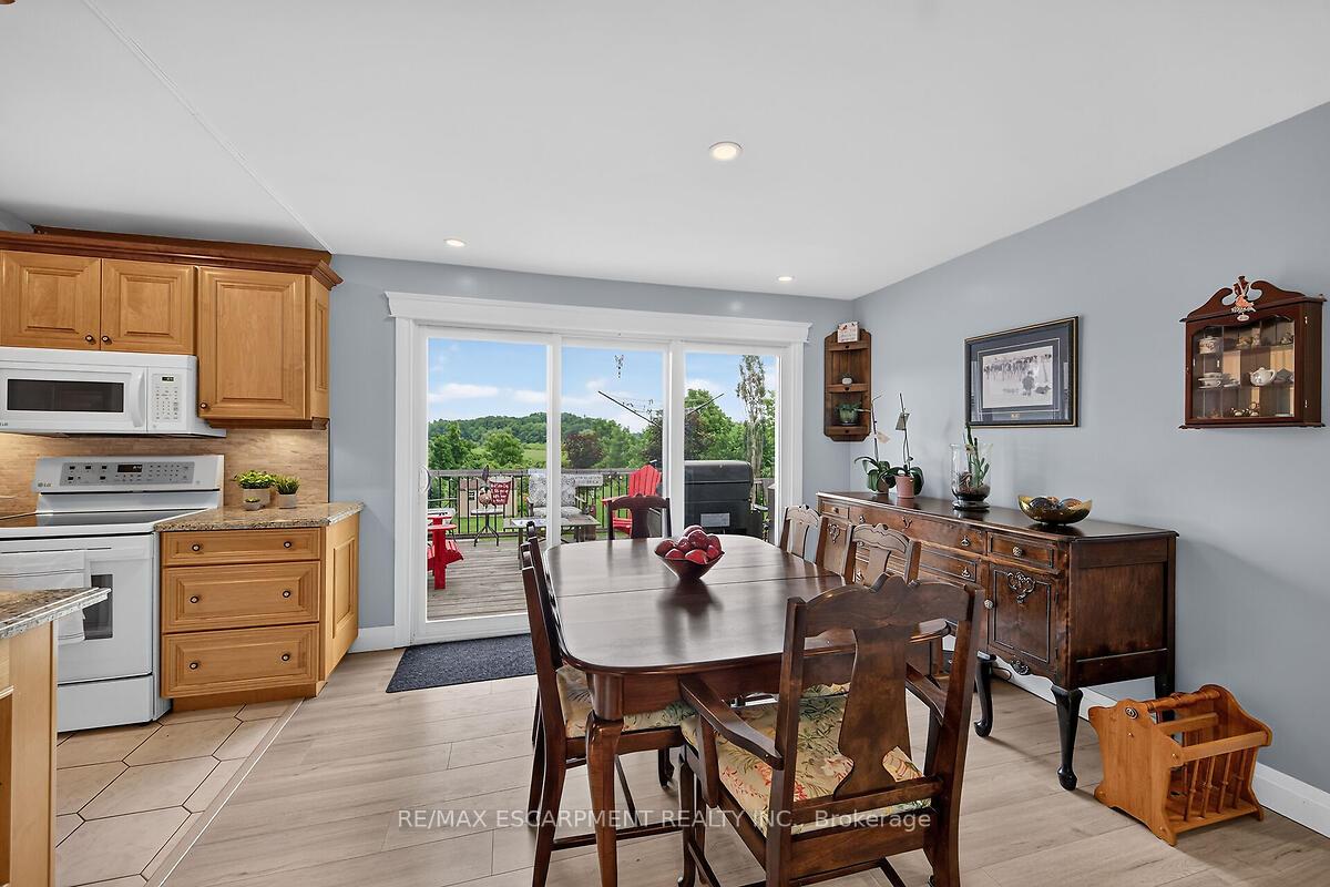 Photo 12 of 7344 Dickenson Road E, Hamilton, Rural Glanbrook — HOMEH