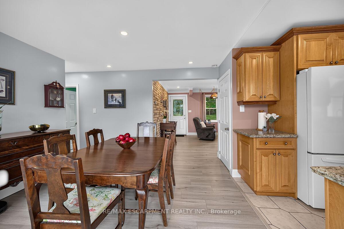 Photo 14 of 7344 Dickenson Road E, Hamilton, Rural Glanbrook — HOMEH