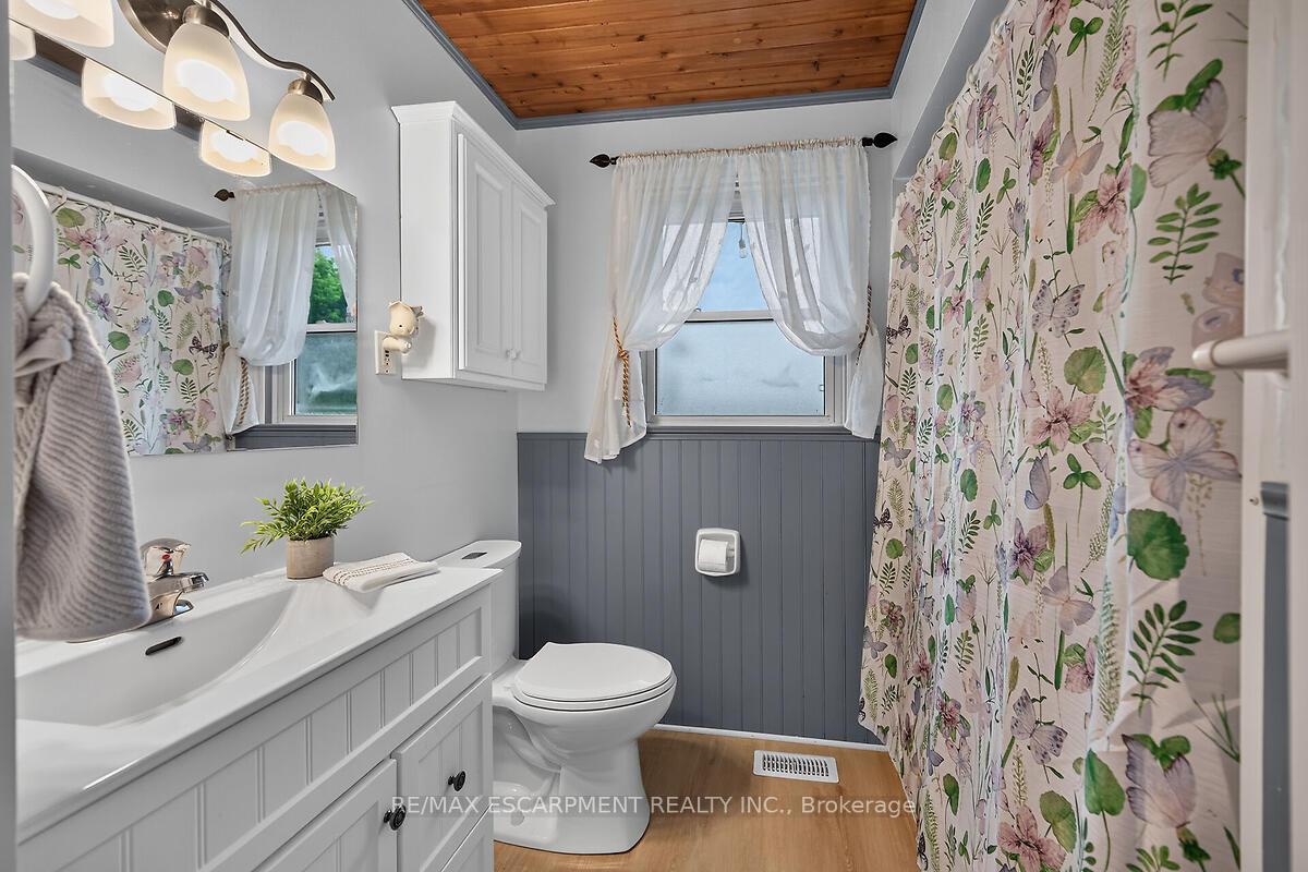 Photo 24 of 7344 Dickenson Road E, Hamilton, Rural Glanbrook — HOMEH